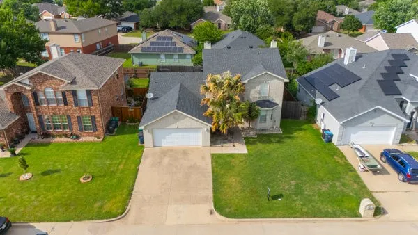 Single Family Residence For Sale in Tarrant County , 4024 Busch Gardens Drive, Fort Worth, Texas 76123, 3 Bedroom, 3 Bathroom, 2 Garage spaces, 2,172 Sqft, built in 1997, mls#21276748, Real Estate Agent in Fort Worth, Homes For Sale in Tarrant county, Homes For Sale in Fort Worth, Realtor in Fort Worth Texas, Real Estate Brokerage Independent Realty Texas, Luminita Cordes Realtor