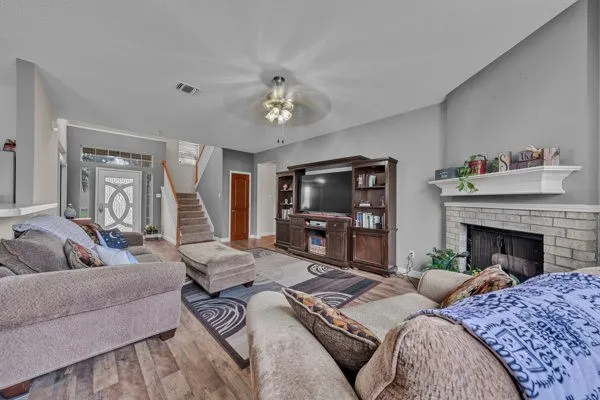 Single Family Residence For Sale in Tarrant County , 4024 Busch Gardens Drive, Fort Worth, Texas 76123, 3 Bedroom, 3 Bathroom, 2 Garage spaces, 2,172 Sqft, built in 1997, mls#21276748, Real Estate Agent in Fort Worth, Homes For Sale in Tarrant county, Homes For Sale in Fort Worth, Realtor in Fort Worth Texas, Real Estate Brokerage Independent Realty Texas, Luminita Cordes Realtor