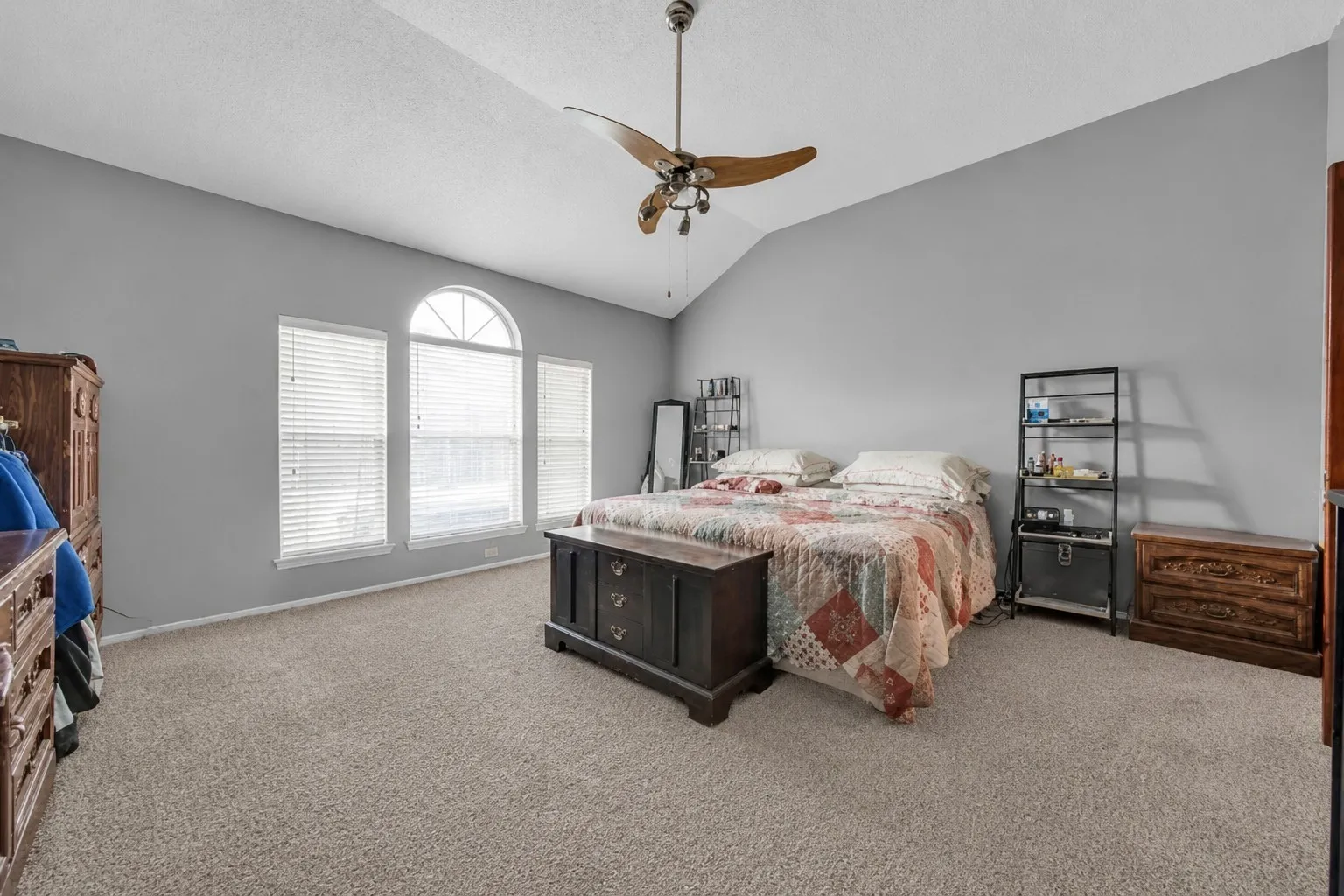 Image is edited to show carpet stretched.