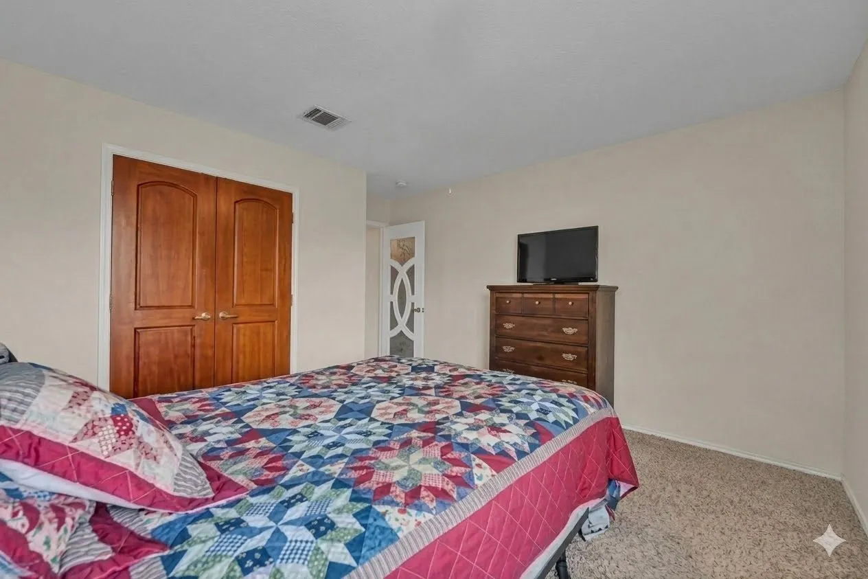 Single Family Residence For Sale in Tarrant County , 4024 Busch Gardens Drive, Fort Worth, Texas 76123, 3 Bedroom, 3 Bathroom, 2 Garage spaces, 2,172 Sqft, built in 1997, mls#21276748, Real Estate Agent in Fort Worth, Homes For Sale in Tarrant county, Homes For Sale in Fort Worth, Realtor in Fort Worth Texas, Real Estate Brokerage Independent Realty Texas, Luminita Cordes Realtor