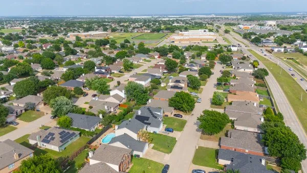 Single Family Residence For Sale in Tarrant County , 4024 Busch Gardens Drive, Fort Worth, Texas 76123, 3 Bedroom, 3 Bathroom, 2 Garage spaces, 2,172 Sqft, built in 1997, mls#21276748, Real Estate Agent in Fort Worth, Homes For Sale in Tarrant county, Homes For Sale in Fort Worth, Realtor in Fort Worth Texas, Real Estate Brokerage Independent Realty Texas, Luminita Cordes Realtor