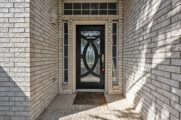 Single Family Residence For Sale in Tarrant County , 4024 Busch Gardens Drive, Fort Worth, Texas 76123, 3 Bedroom, 3 Bathroom, 2 Garage spaces, 2,172 Sqft, built in 1997, mls#21276748, Real Estate Agent in Fort Worth, Homes For Sale in Tarrant county, Homes For Sale in Fort Worth, Realtor in Fort Worth Texas, Real Estate Brokerage Independent Realty Texas, Luminita Cordes Realtor