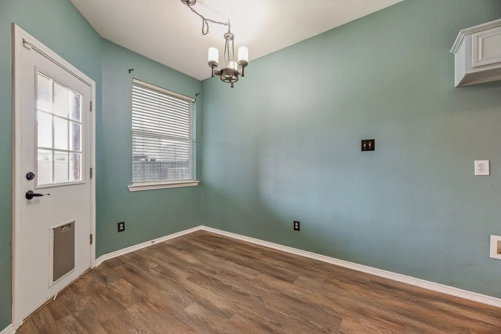 Single Family Residence For Sale in Collin County , 531 Stefhanie Drive, Celina, Texas 75009, 3 Bedroom, 2 Bathroom, 2 Garage spaces, 1,390 Sqft, built in 2004, mls#21269603, Real Estate Agent in Celina, Homes For Sale in Collin county, Homes For Sale in Celina, Realtor in Celina Texas, Real Estate Brokerage Independent Realty Texas, Luminita Cordes Realtor