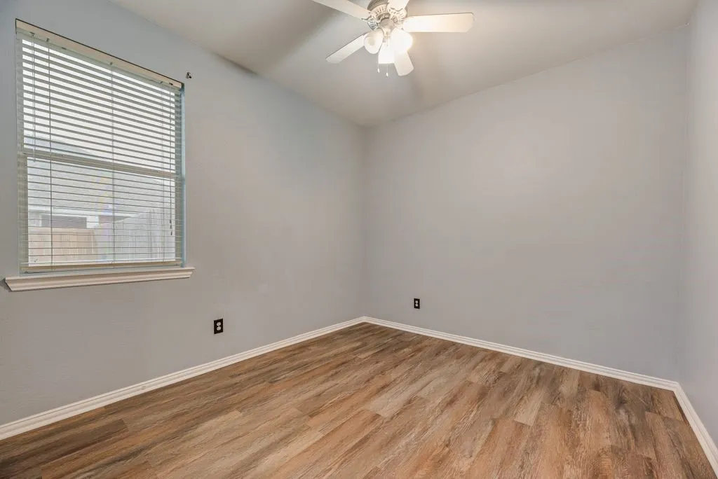 Single Family Residence For Sale in Collin County , 531 Stefhanie Drive, Celina, Texas 75009, 3 Bedroom, 2 Bathroom, 2 Garage spaces, 1,390 Sqft, built in 2004, mls#21269603, Real Estate Agent in Celina, Homes For Sale in Collin county, Homes For Sale in Celina, Realtor in Celina Texas, Real Estate Brokerage Independent Realty Texas, Luminita Cordes Realtor