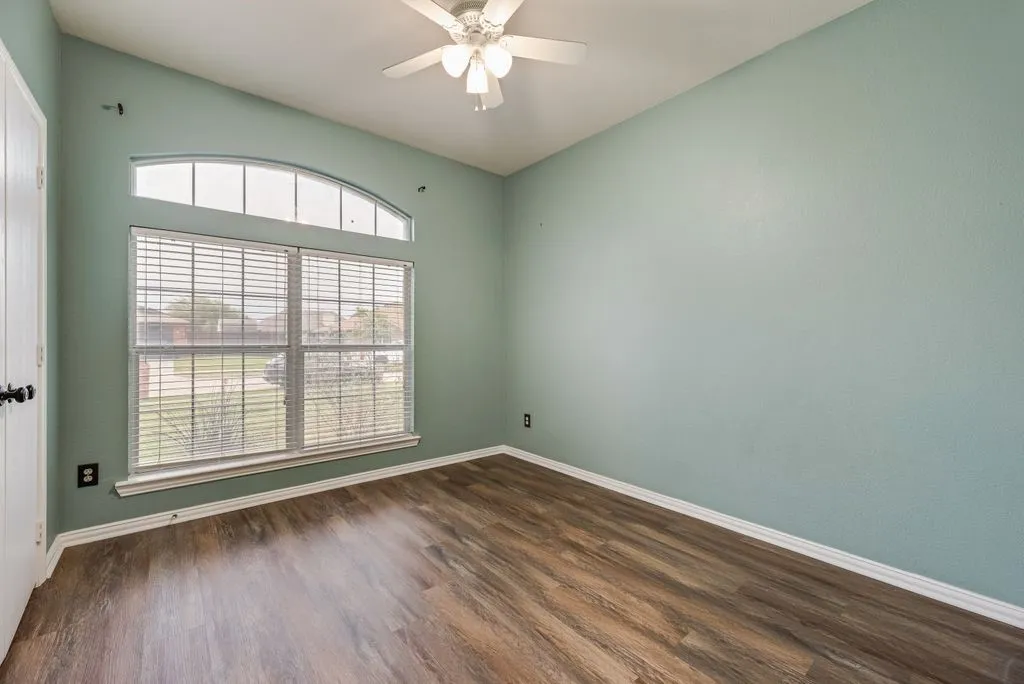 Single Family Residence For Sale in Collin County , 531 Stefhanie Drive, Celina, Texas 75009, 3 Bedroom, 2 Bathroom, 2 Garage spaces, 1,390 Sqft, built in 2004, mls#21269603, Real Estate Agent in Celina, Homes For Sale in Collin county, Homes For Sale in Celina, Realtor in Celina Texas, Real Estate Brokerage Independent Realty Texas, Luminita Cordes Realtor