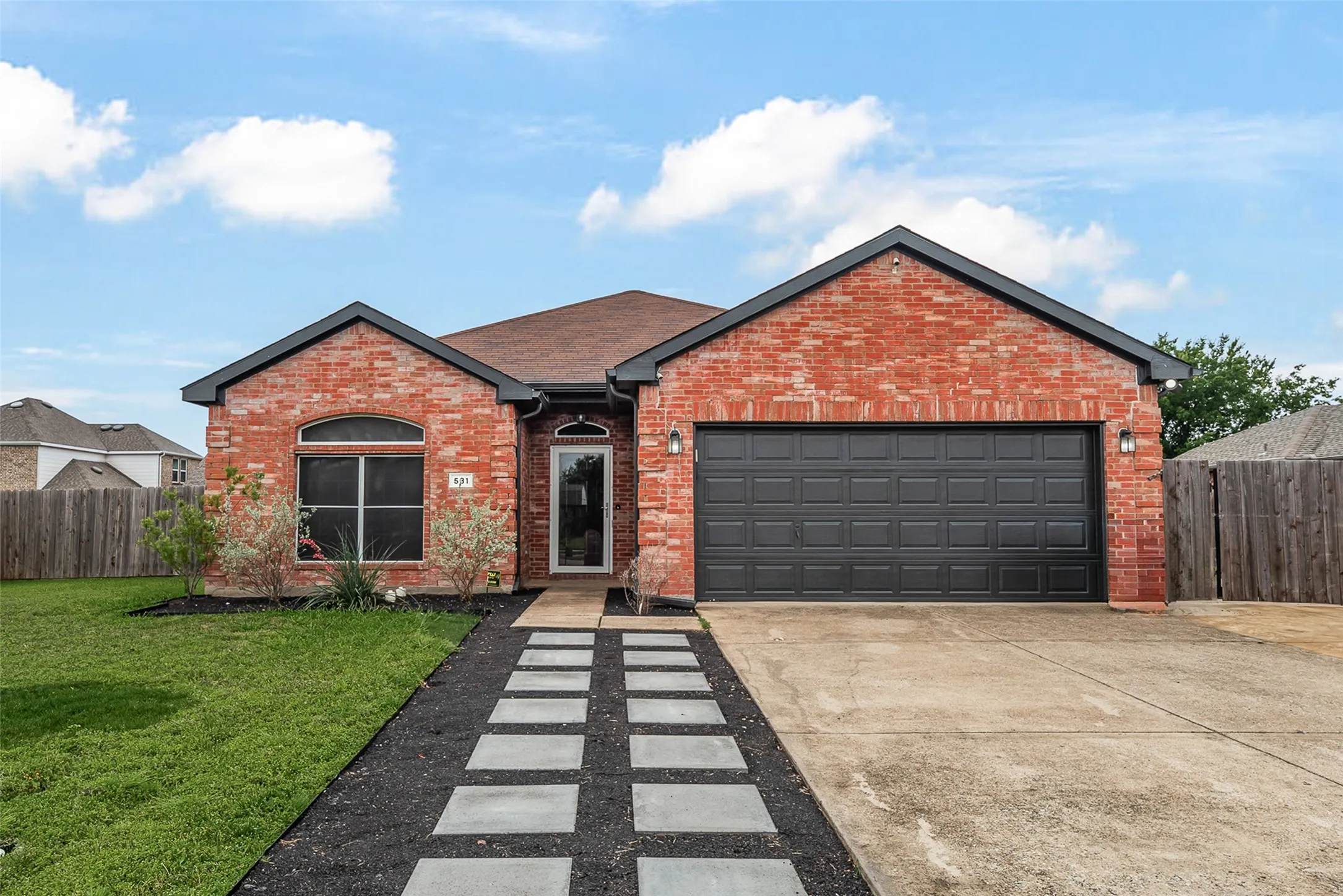 Single Family Residence For Sale in Collin County , 531 Stefhanie Drive, Celina, Texas 75009, 3 Bedroom, 2 Bathroom, 2 Garage spaces, 1,390 Sqft, built in 2004, mls#21269603, Real Estate Agent in Celina, Homes For Sale in Collin county, Homes For Sale in Celina, Realtor in Celina Texas, Real Estate Brokerage Independent Realty Texas, Luminita Cordes Realtor
