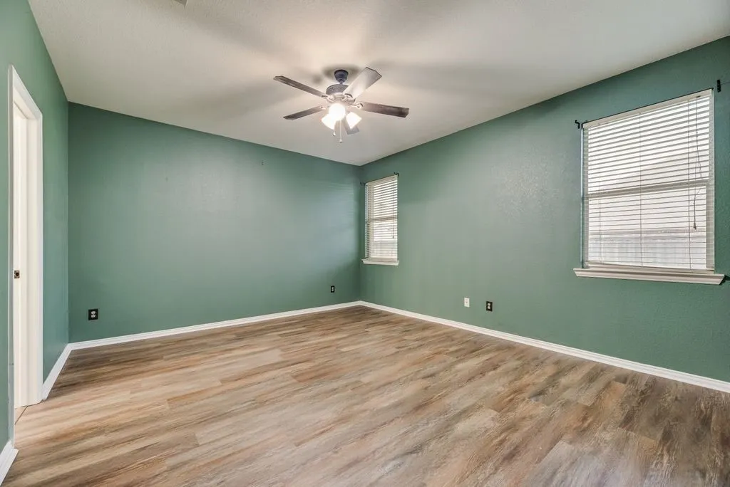 Single Family Residence For Sale in Collin County , 531 Stefhanie Drive, Celina, Texas 75009, 3 Bedroom, 2 Bathroom, 2 Garage spaces, 1,390 Sqft, built in 2004, mls#21269603, Real Estate Agent in Celina, Homes For Sale in Collin county, Homes For Sale in Celina, Realtor in Celina Texas, Real Estate Brokerage Independent Realty Texas, Luminita Cordes Realtor