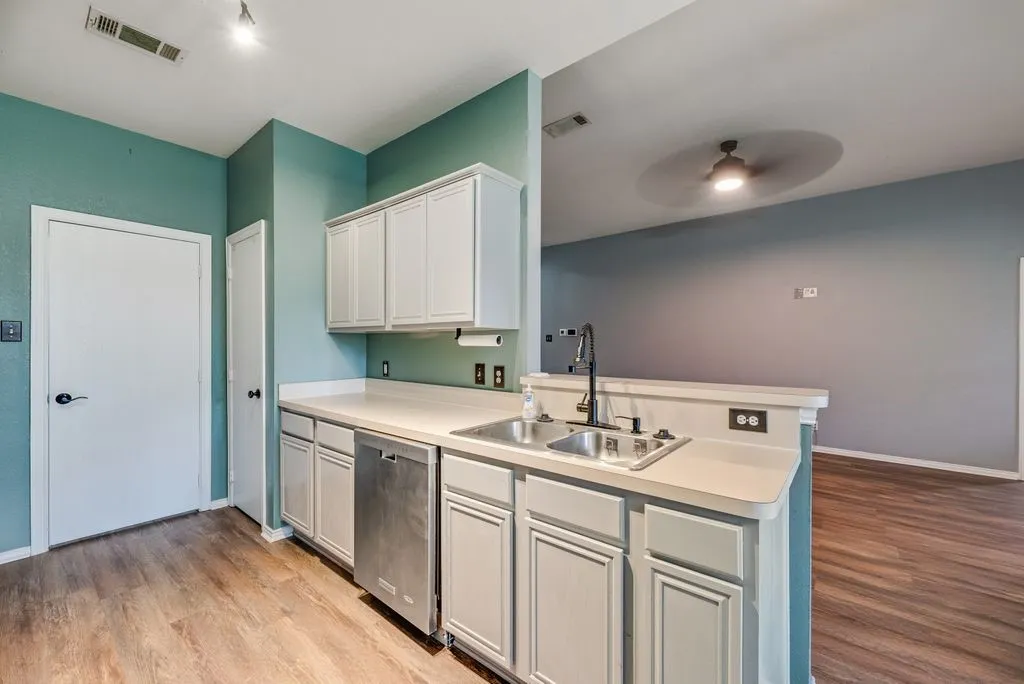 Single Family Residence For Sale in Collin County , 531 Stefhanie Drive, Celina, Texas 75009, 3 Bedroom, 2 Bathroom, 2 Garage spaces, 1,390 Sqft, built in 2004, mls#21269603, Real Estate Agent in Celina, Homes For Sale in Collin county, Homes For Sale in Celina, Realtor in Celina Texas, Real Estate Brokerage Independent Realty Texas, Luminita Cordes Realtor