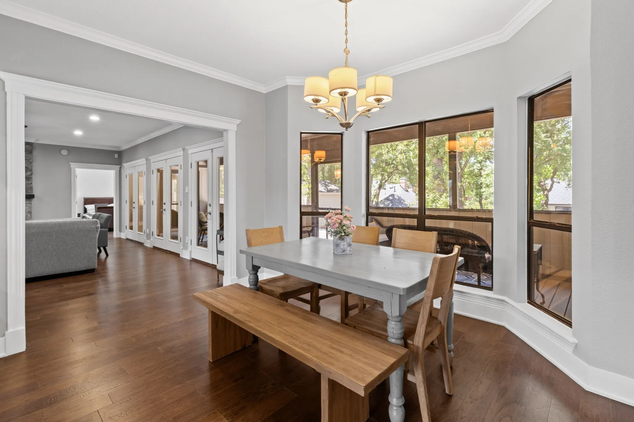 a kitchenette, for additional seating and entertaining.
