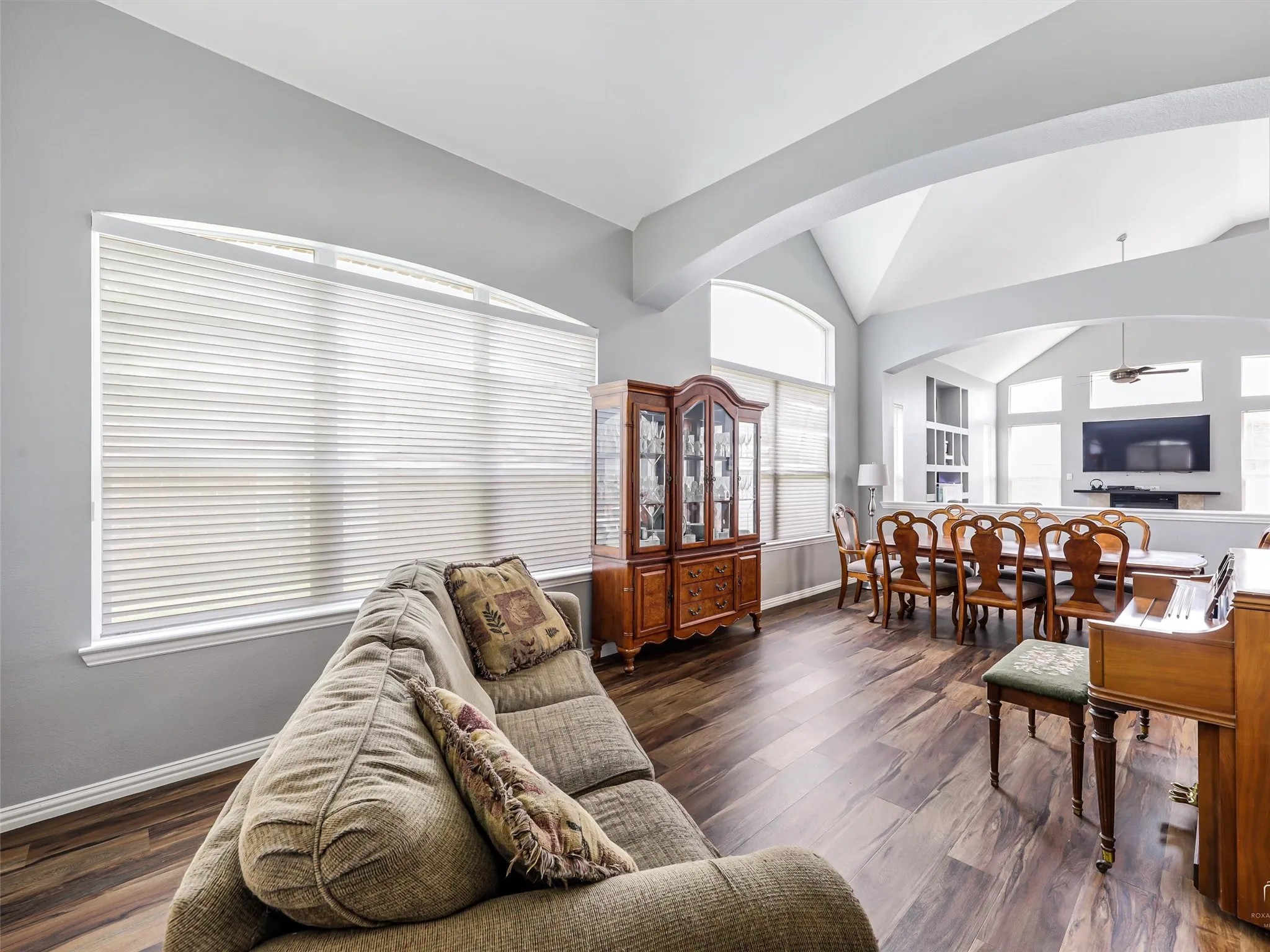 Single Family Residence For Sale in Collin County , 1017 Mesa Verde, Allen, Texas 75002, 4 Bedroom, 4 Bathroom, 2 Garage spaces, 3,358 Sqft, built in 2002, mls#21243927, Real Estate Agent in Allen, Homes For Sale in Collin county, Homes For Sale in Allen, Realtor in Allen Texas, Real Estate Brokerage Independent Realty Texas, Luminita Cordes Realtor