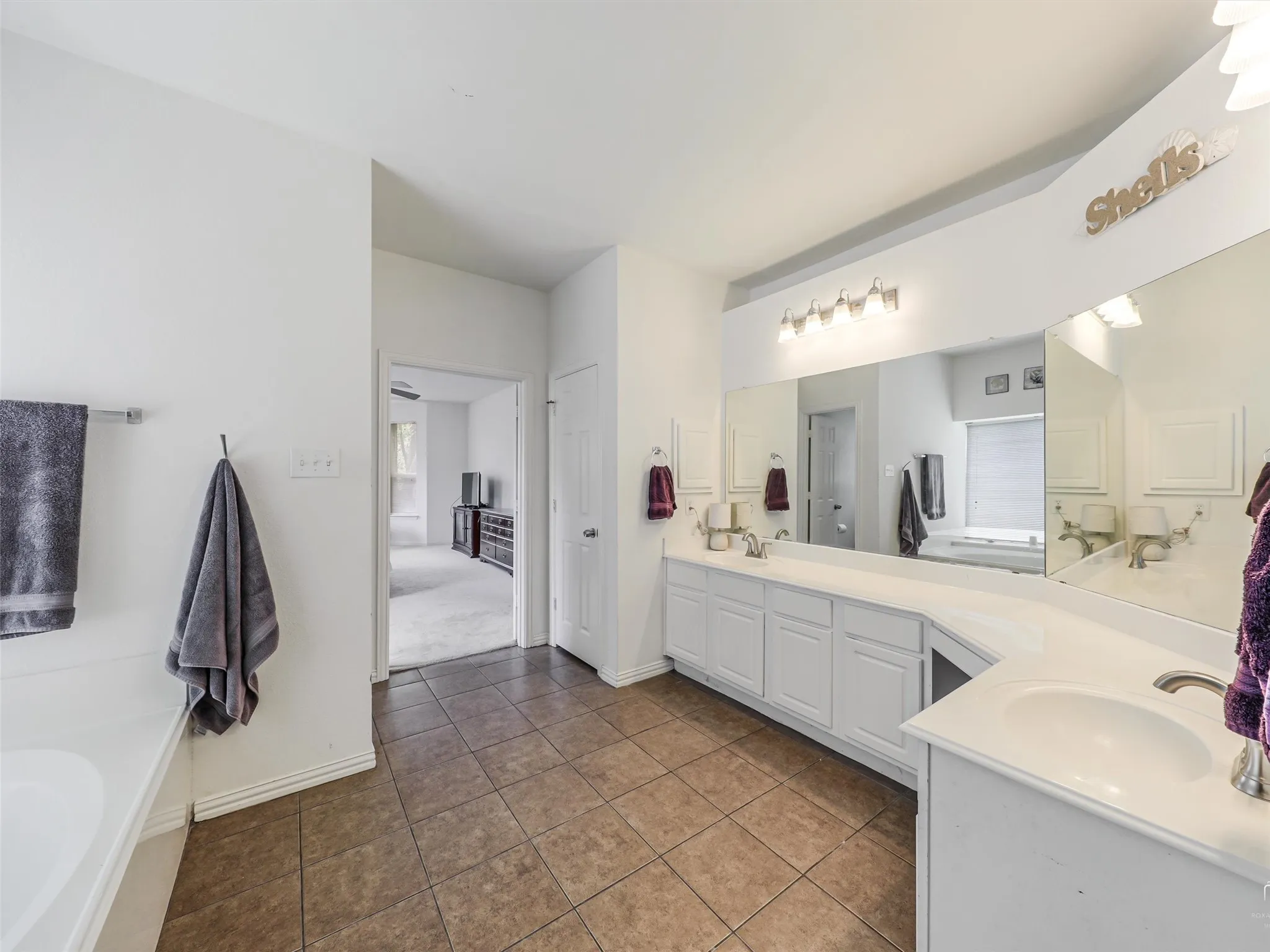Single Family Residence For Sale in Collin County , 1017 Mesa Verde, Allen, Texas 75002, 4 Bedroom, 4 Bathroom, 2 Garage spaces, 3,358 Sqft, built in 2002, mls#21243927, Real Estate Agent in Allen, Homes For Sale in Collin county, Homes For Sale in Allen, Realtor in Allen Texas, Real Estate Brokerage Independent Realty Texas, Luminita Cordes Realtor