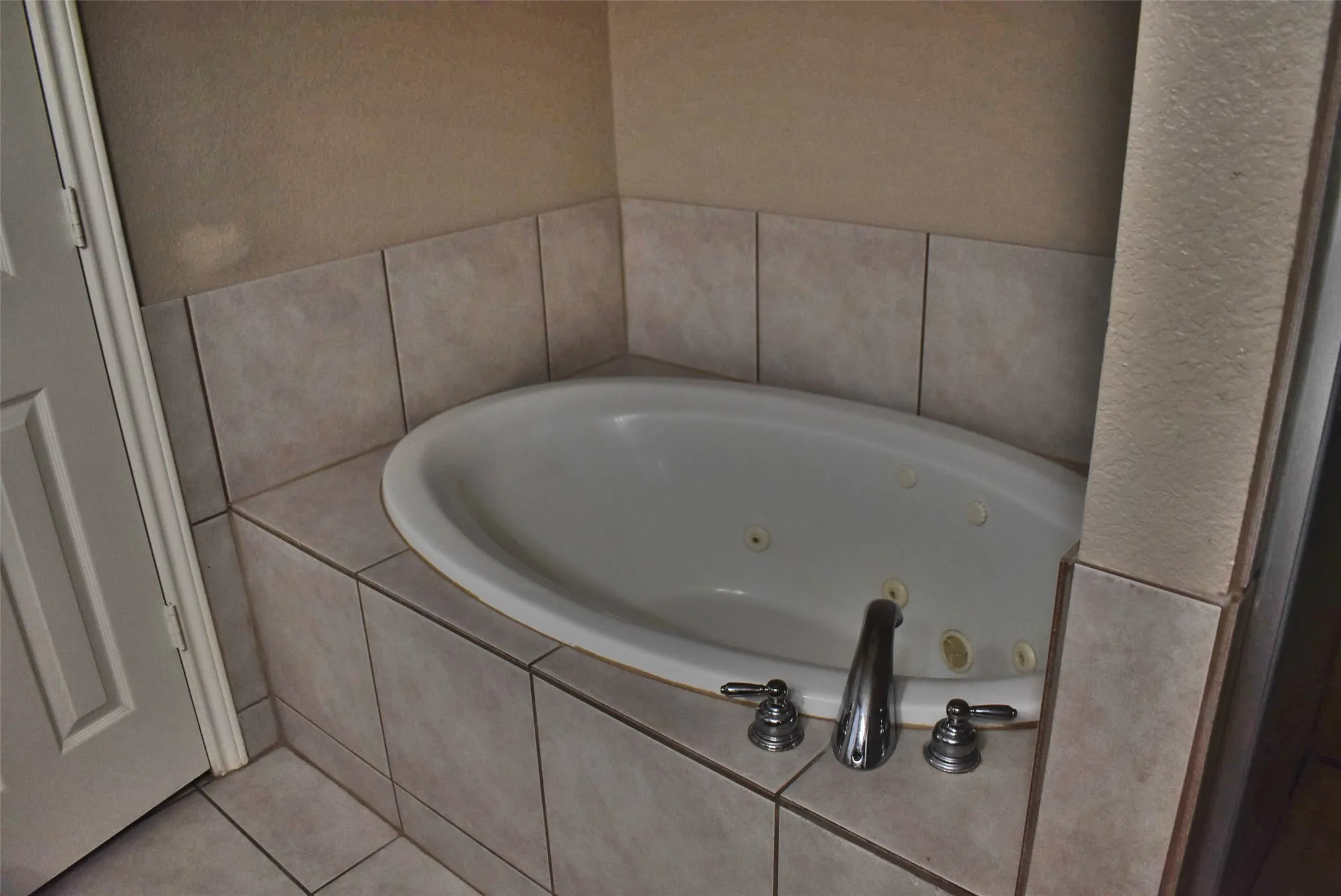 Single Family Residence For Rent in Collin County , 2805 Hawthorne Lane, Mc Kinney, Texas 75071, 3 Bedroom, 2 Bathroom, 2 Garage spaces, 1,771 Sqft, built in 1999, mls#21276578, Real Estate Agent in Mc Kinney, Homes For Rent in Collin county, Homes For Rent in Mc Kinney, Realtor in Mc Kinney Texas, Real Estate Brokerage Independent Realty Texas, Luminita Cordes Realtor