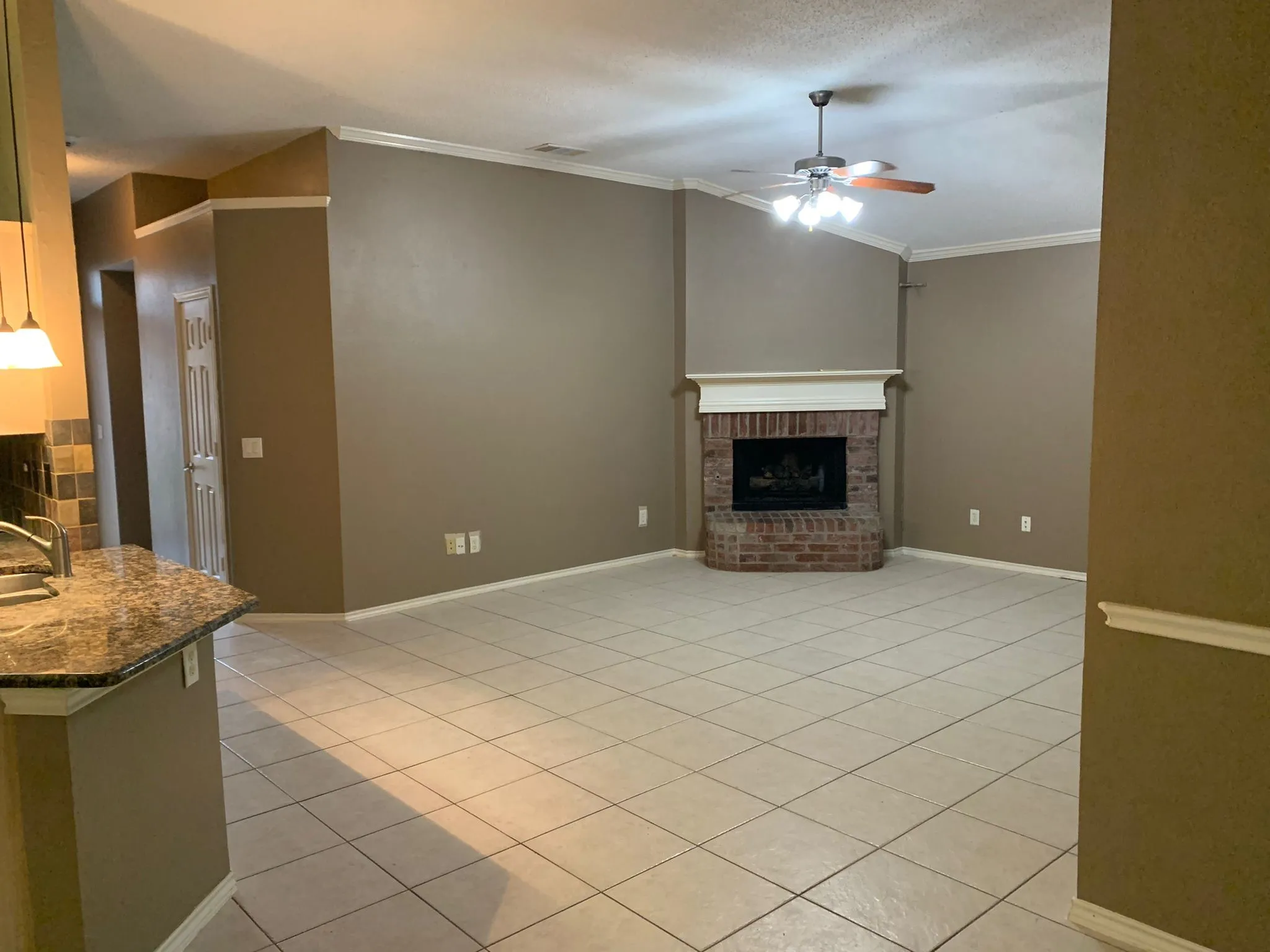 Single Family Residence For Rent in Collin County , 2805 Hawthorne Lane, Mc Kinney, Texas 75071, 3 Bedroom, 2 Bathroom, 2 Garage spaces, 1,771 Sqft, built in 1999, mls#21276578, Real Estate Agent in Mc Kinney, Homes For Rent in Collin county, Homes For Rent in Mc Kinney, Realtor in Mc Kinney Texas, Real Estate Brokerage Independent Realty Texas, Luminita Cordes Realtor