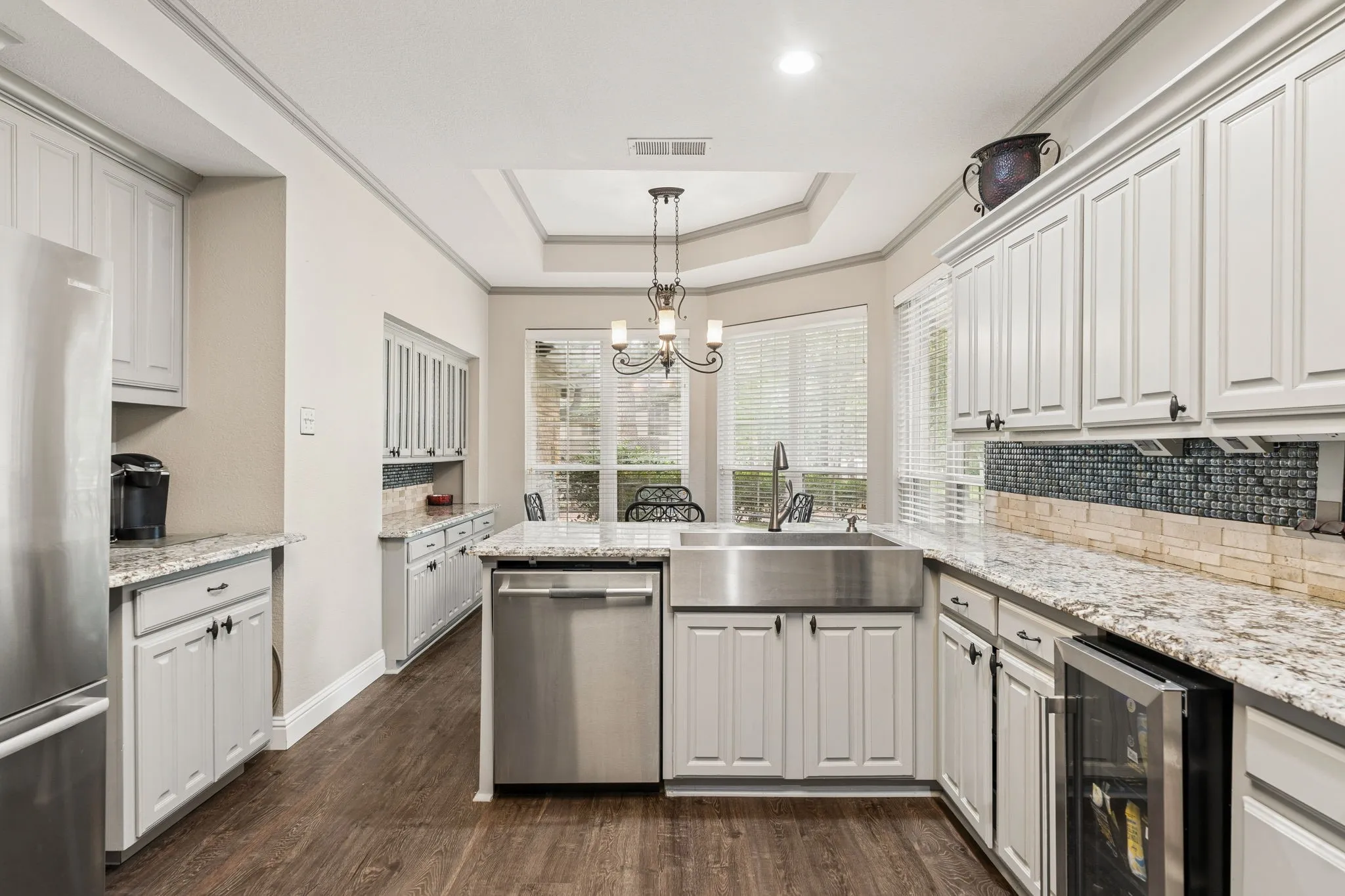 Single Family Residence For Sale in Denton County , 460 Canyon Oaks Drive, Argyle, Texas 76226, 4 Bedroom, 4 Bathroom, 3 Garage spaces, 3,337 Sqft, built in 1985, mls#21275224, Real Estate Agent in Argyle, Homes For Sale in Denton county, Homes For Sale in Argyle, Realtor in Argyle Texas, Real Estate Brokerage Independent Realty Texas, Luminita Cordes Realtor