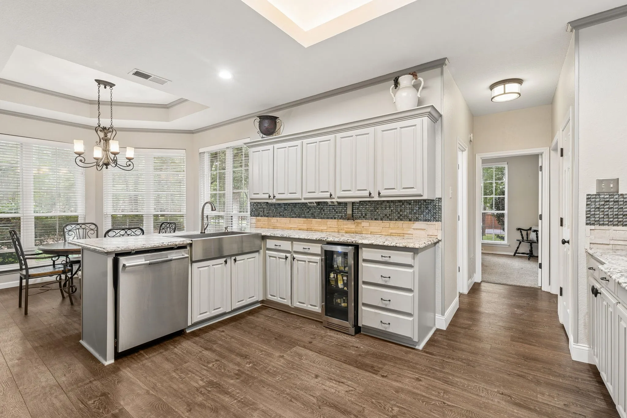 Single Family Residence For Sale in Denton County , 460 Canyon Oaks Drive, Argyle, Texas 76226, 4 Bedroom, 4 Bathroom, 3 Garage spaces, 3,337 Sqft, built in 1985, mls#21275224, Real Estate Agent in Argyle, Homes For Sale in Denton county, Homes For Sale in Argyle, Realtor in Argyle Texas, Real Estate Brokerage Independent Realty Texas, Luminita Cordes Realtor