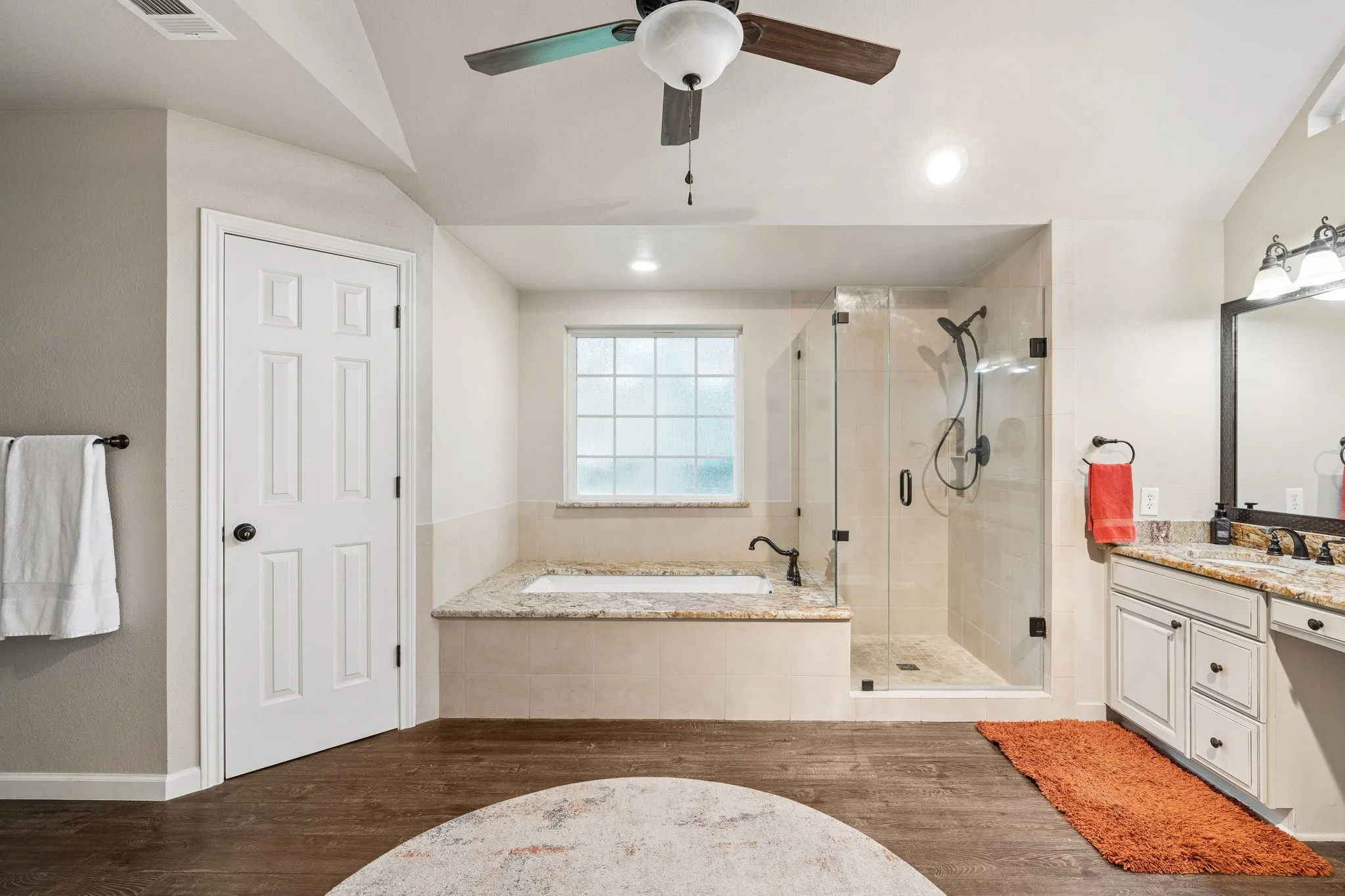 Single Family Residence For Sale in Denton County , 460 Canyon Oaks Drive, Argyle, Texas 76226, 4 Bedroom, 4 Bathroom, 3 Garage spaces, 3,337 Sqft, built in 1985, mls#21275224, Real Estate Agent in Argyle, Homes For Sale in Denton county, Homes For Sale in Argyle, Realtor in Argyle Texas, Real Estate Brokerage Independent Realty Texas, Luminita Cordes Realtor