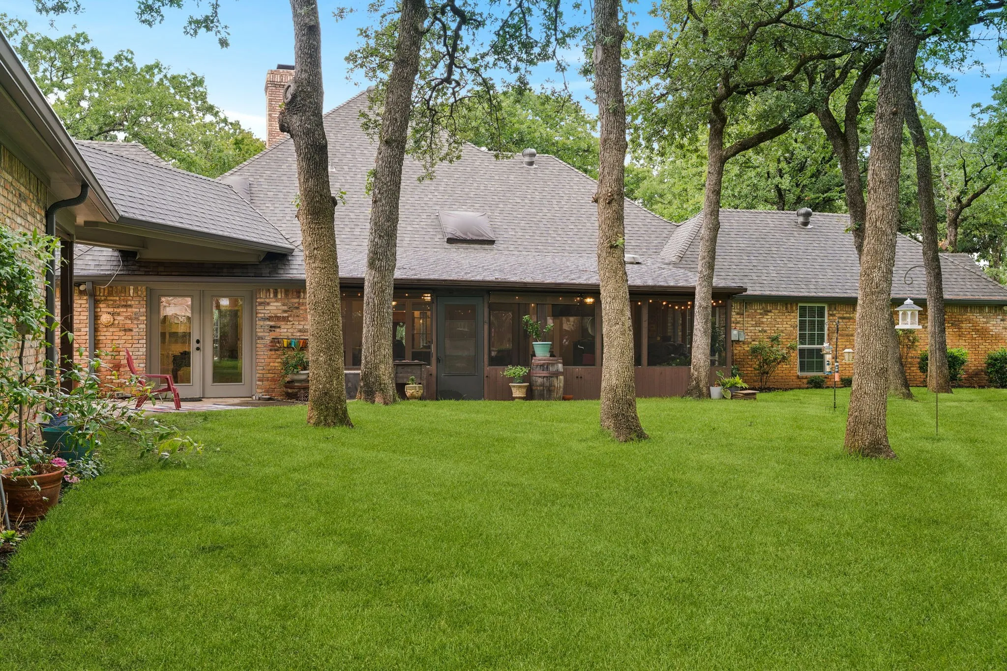 Single Family Residence For Sale in Denton County , 460 Canyon Oaks Drive, Argyle, Texas 76226, 4 Bedroom, 4 Bathroom, 3 Garage spaces, 3,337 Sqft, built in 1985, mls#21275224, Real Estate Agent in Argyle, Homes For Sale in Denton county, Homes For Sale in Argyle, Realtor in Argyle Texas, Real Estate Brokerage Independent Realty Texas, Luminita Cordes Realtor
