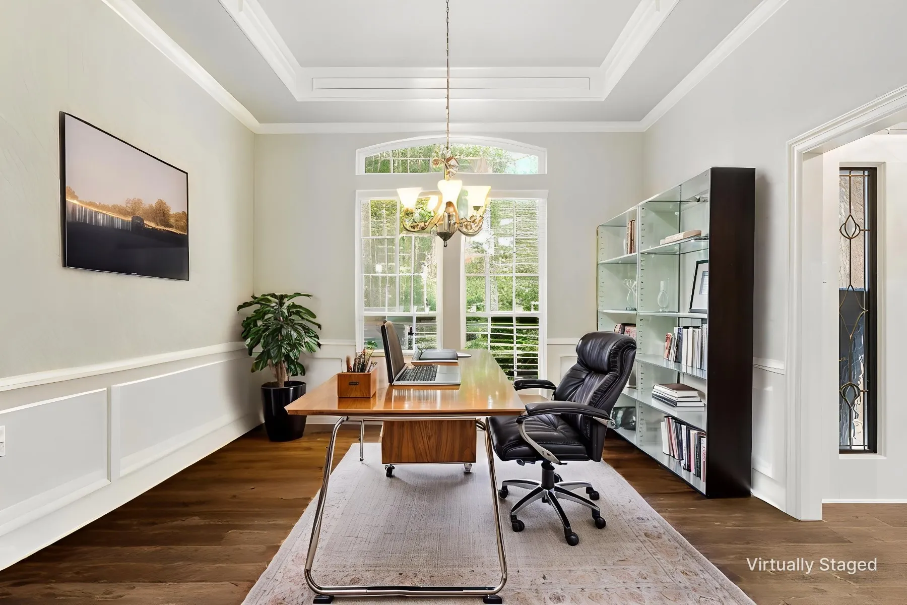 The dining area that can also be used as the office.