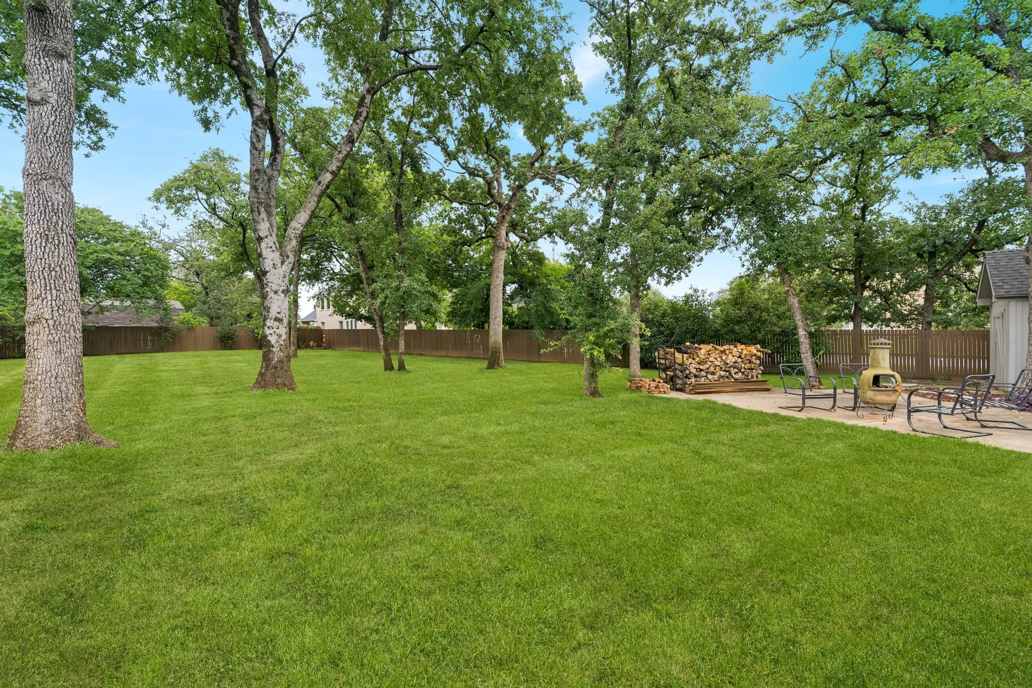 Single Family Residence For Sale in Denton County , 460 Canyon Oaks Drive, Argyle, Texas 76226, 4 Bedroom, 4 Bathroom, 3 Garage spaces, 3,337 Sqft, built in 1985, mls#21275224, Real Estate Agent in Argyle, Homes For Sale in Denton county, Homes For Sale in Argyle, Realtor in Argyle Texas, Real Estate Brokerage Independent Realty Texas, Luminita Cordes Realtor