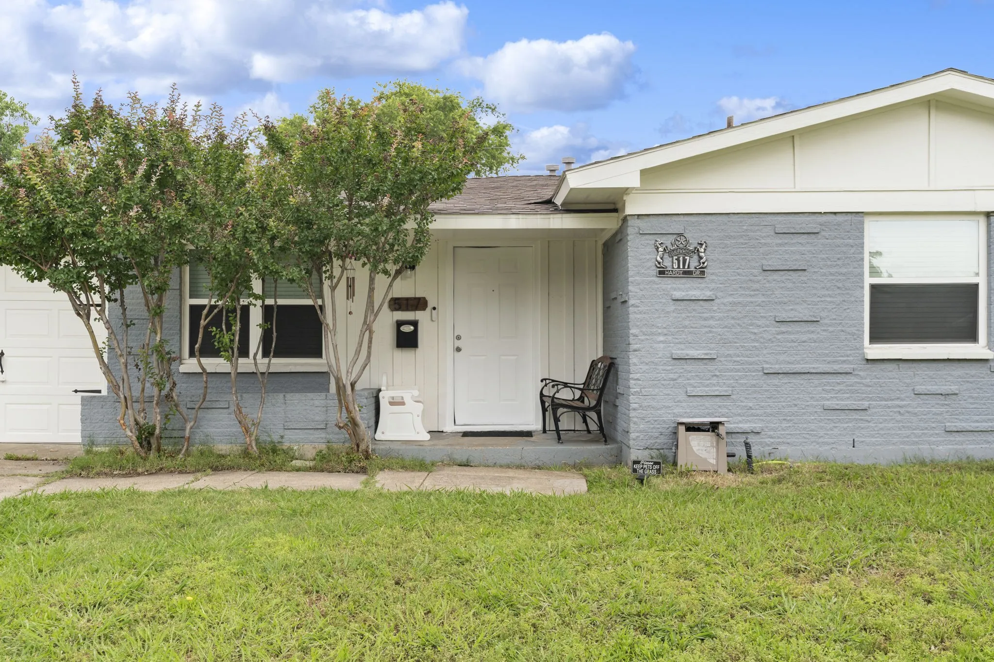 Single Family Residence For Sale in Dallas County , 517 Hardy Drive, Garland, Texas 75041, 3 Bedroom, 1 Bathroom, 1 Garage spaces, 969 Sqft, built in 1959, mls#21276829, Real Estate Agent in Garland, Homes For Sale in Dallas county, Homes For Sale in Garland, Realtor in Garland Texas, Real Estate Brokerage Independent Realty Texas, Luminita Cordes Realtor