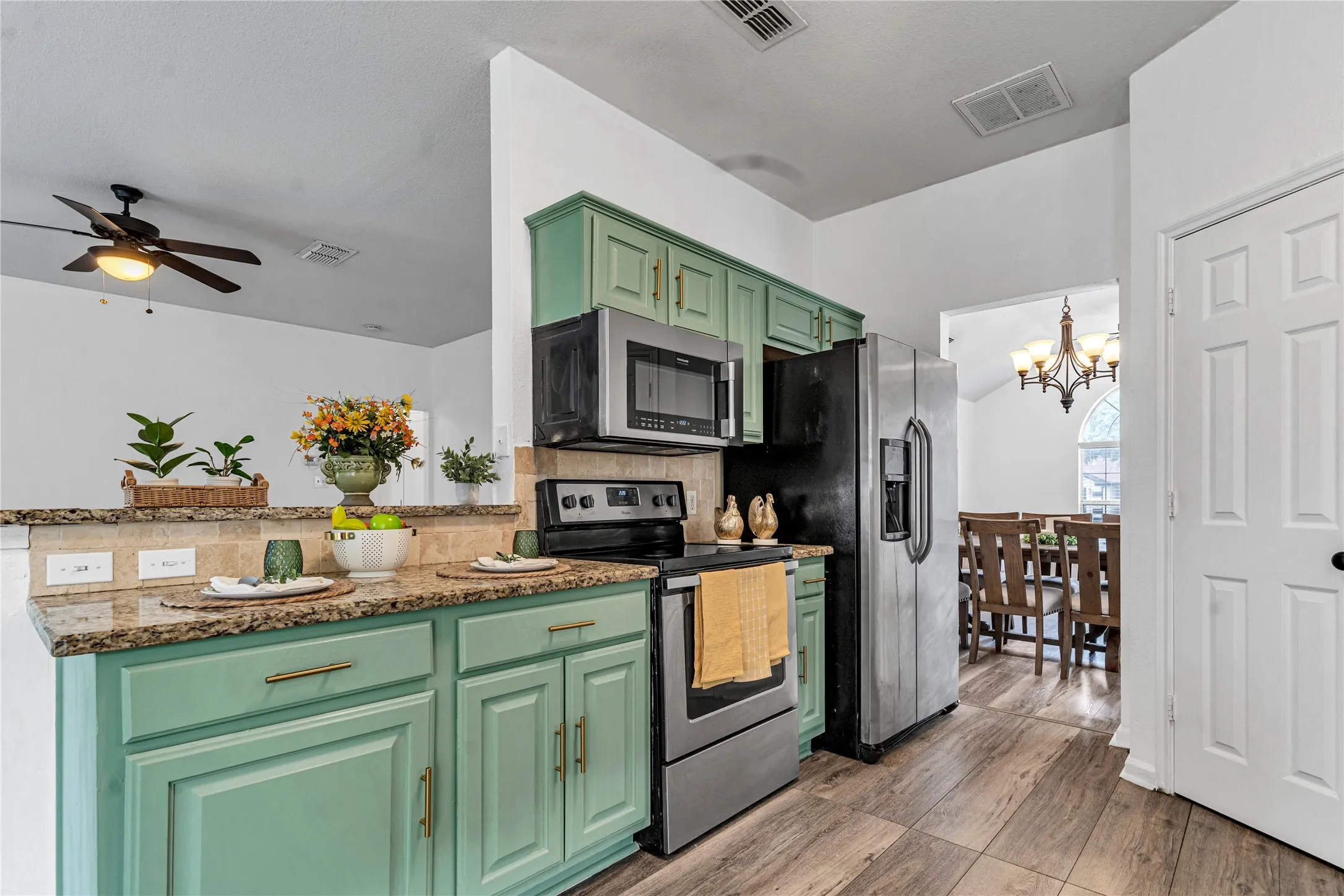 Single Family Residence For Sale in Tarrant County , 8444 Miami Springs Drive, Fort Worth, Texas 76123, 3 Bedroom, 2 Bathroom, 2 Garage spaces, 1,868 Sqft, built in 2002, mls#21276470, Real Estate Agent in Fort Worth, Homes For Sale in Tarrant county, Homes For Sale in Fort Worth, Realtor in Fort Worth Texas, Real Estate Brokerage Independent Realty Texas, Luminita Cordes Realtor