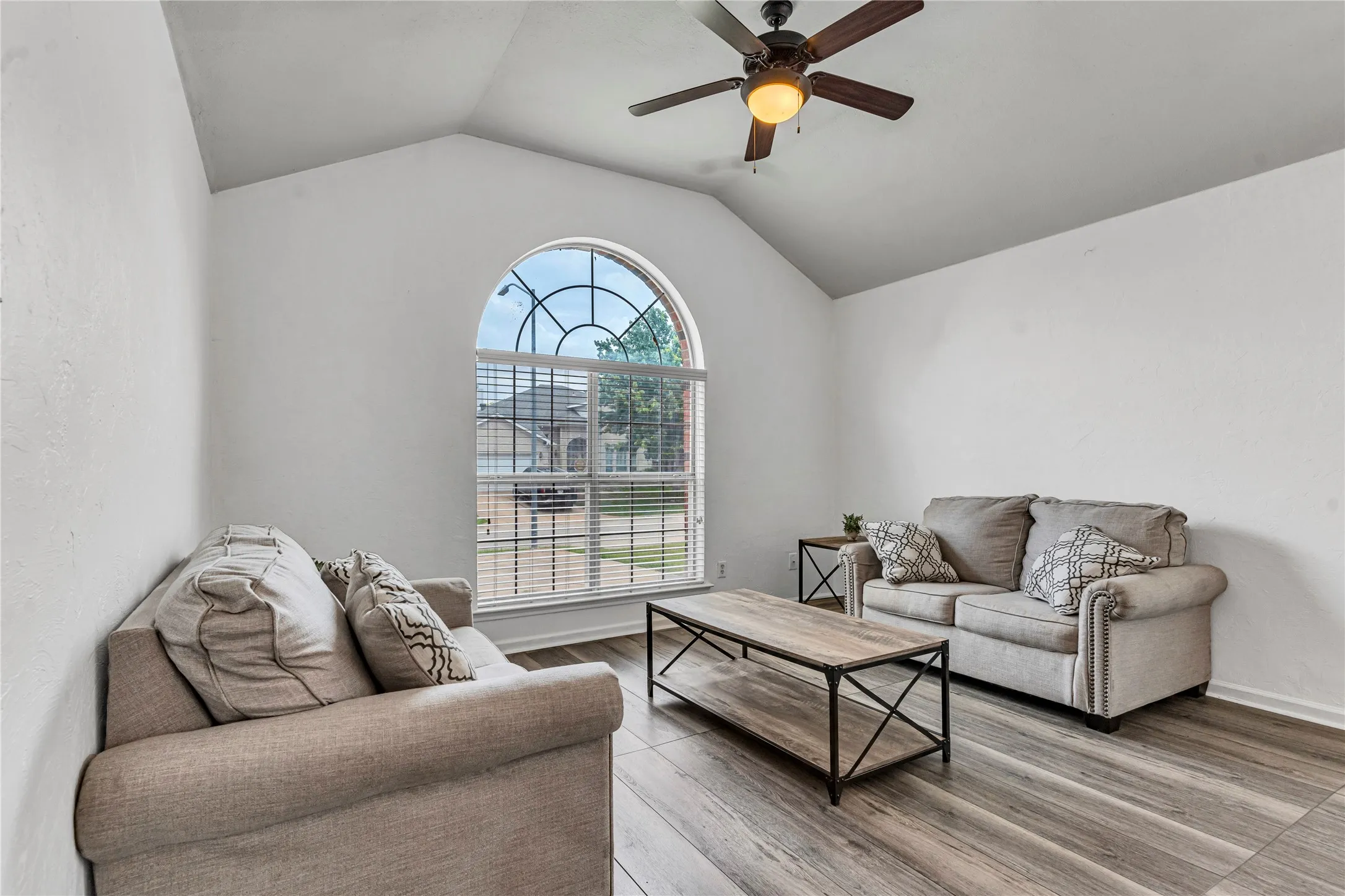 Single Family Residence For Sale in Tarrant County , 8444 Miami Springs Drive, Fort Worth, Texas 76123, 3 Bedroom, 2 Bathroom, 2 Garage spaces, 1,868 Sqft, built in 2002, mls#21276470, Real Estate Agent in Fort Worth, Homes For Sale in Tarrant county, Homes For Sale in Fort Worth, Realtor in Fort Worth Texas, Real Estate Brokerage Independent Realty Texas, Luminita Cordes Realtor
