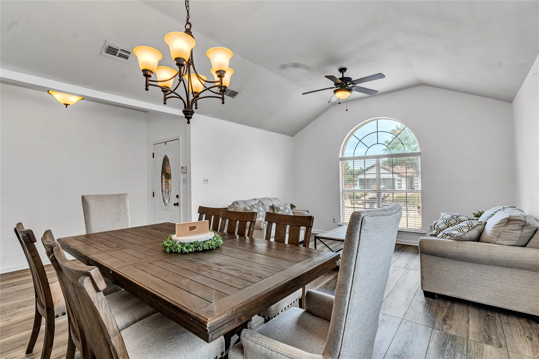 Single Family Residence For Sale in Tarrant County , 8444 Miami Springs Drive, Fort Worth, Texas 76123, 3 Bedroom, 2 Bathroom, 2 Garage spaces, 1,868 Sqft, built in 2002, mls#21276470, Real Estate Agent in Fort Worth, Homes For Sale in Tarrant county, Homes For Sale in Fort Worth, Realtor in Fort Worth Texas, Real Estate Brokerage Independent Realty Texas, Luminita Cordes Realtor