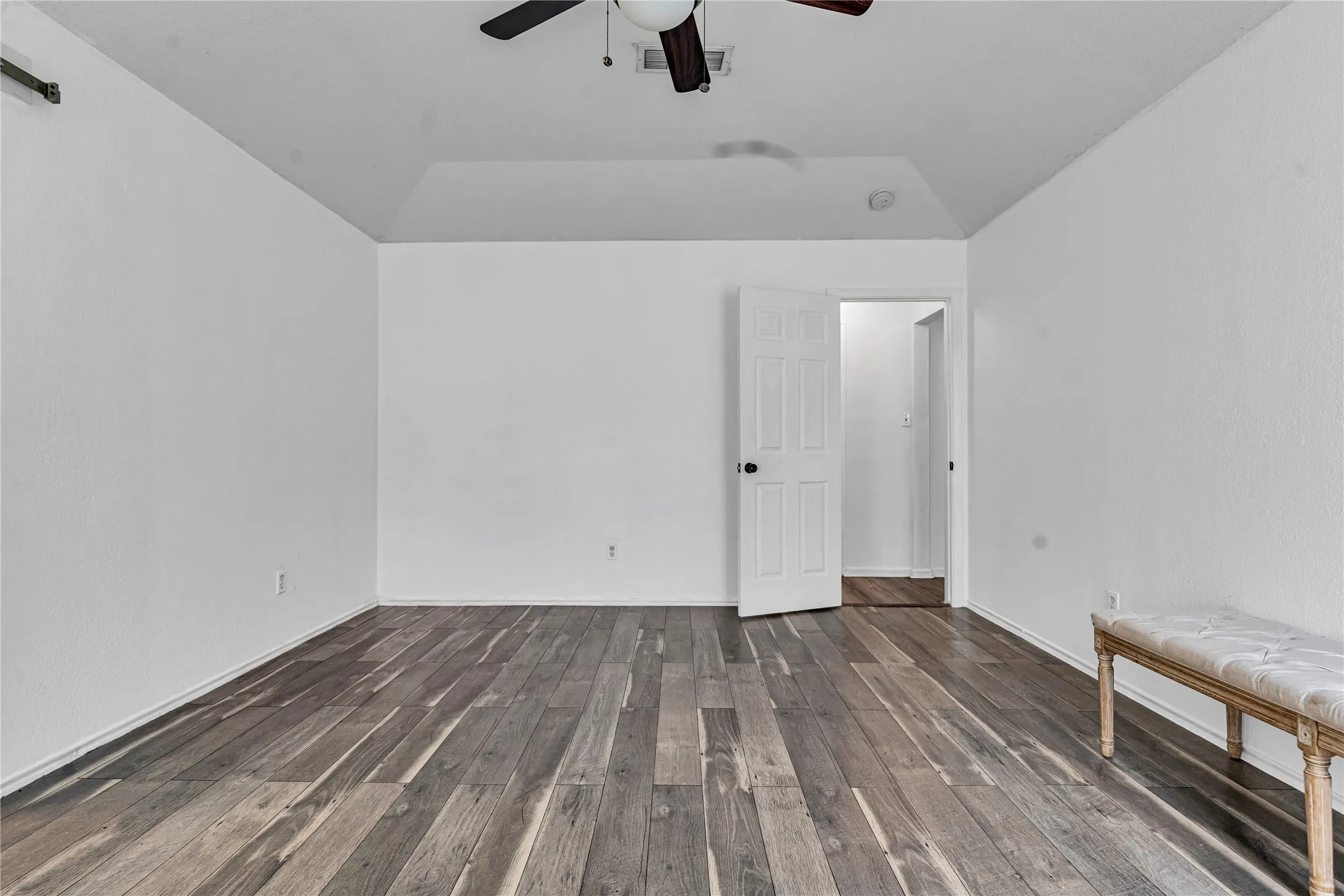 Single Family Residence For Sale in Tarrant County , 8444 Miami Springs Drive, Fort Worth, Texas 76123, 3 Bedroom, 2 Bathroom, 2 Garage spaces, 1,868 Sqft, built in 2002, mls#21276470, Real Estate Agent in Fort Worth, Homes For Sale in Tarrant county, Homes For Sale in Fort Worth, Realtor in Fort Worth Texas, Real Estate Brokerage Independent Realty Texas, Luminita Cordes Realtor