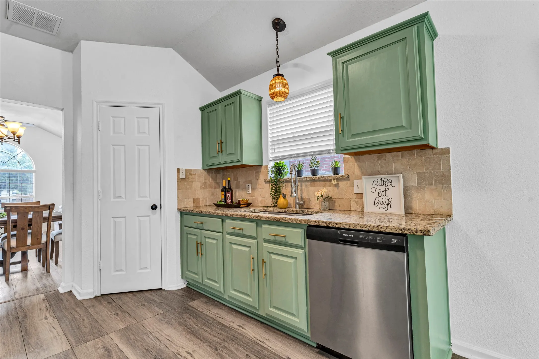 Single Family Residence For Sale in Tarrant County , 8444 Miami Springs Drive, Fort Worth, Texas 76123, 3 Bedroom, 2 Bathroom, 2 Garage spaces, 1,868 Sqft, built in 2002, mls#21276470, Real Estate Agent in Fort Worth, Homes For Sale in Tarrant county, Homes For Sale in Fort Worth, Realtor in Fort Worth Texas, Real Estate Brokerage Independent Realty Texas, Luminita Cordes Realtor