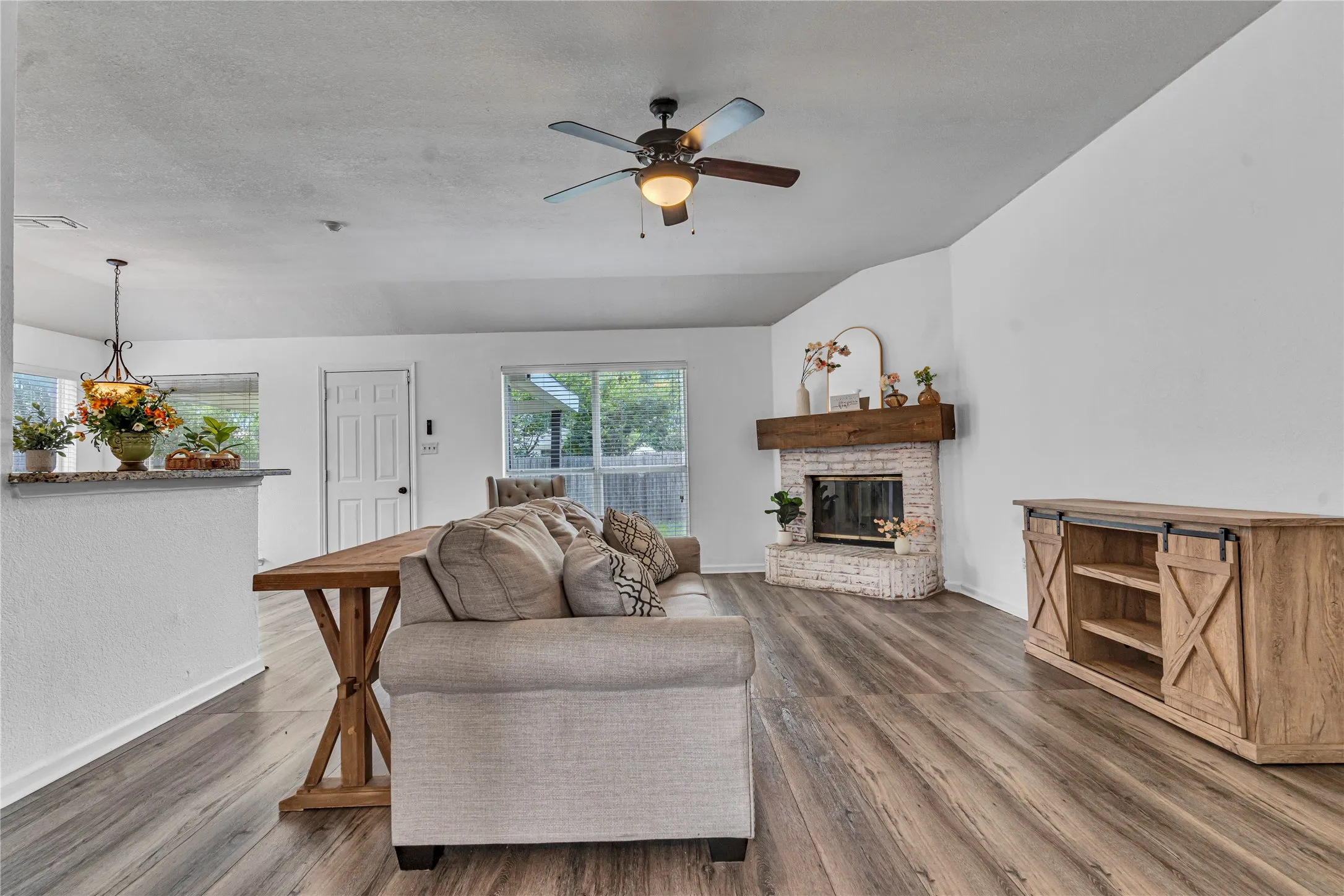 Single Family Residence For Sale in Tarrant County , 8444 Miami Springs Drive, Fort Worth, Texas 76123, 3 Bedroom, 2 Bathroom, 2 Garage spaces, 1,868 Sqft, built in 2002, mls#21276470, Real Estate Agent in Fort Worth, Homes For Sale in Tarrant county, Homes For Sale in Fort Worth, Realtor in Fort Worth Texas, Real Estate Brokerage Independent Realty Texas, Luminita Cordes Realtor