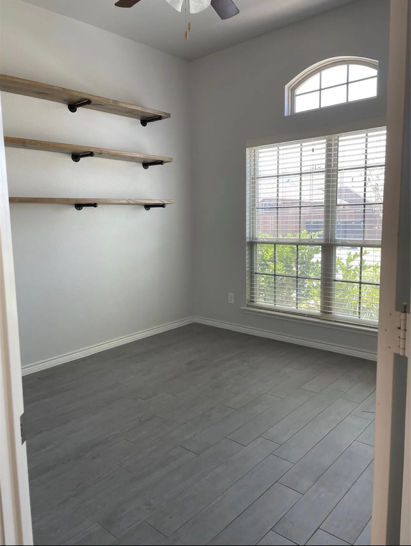 Single Family Residence For Sale in Kaufman County , 5244 Canfield, Forney, Texas 75126, 4 Bedroom, 2 Bathroom, 2 Garage spaces, 1,852 Sqft, built in 2017, mls#21276939, Real Estate Agent in Forney, Homes For Sale in Kaufman county, Homes For Sale in Forney, Realtor in Forney Texas, Real Estate Brokerage Independent Realty Texas, Luminita Cordes Realtor