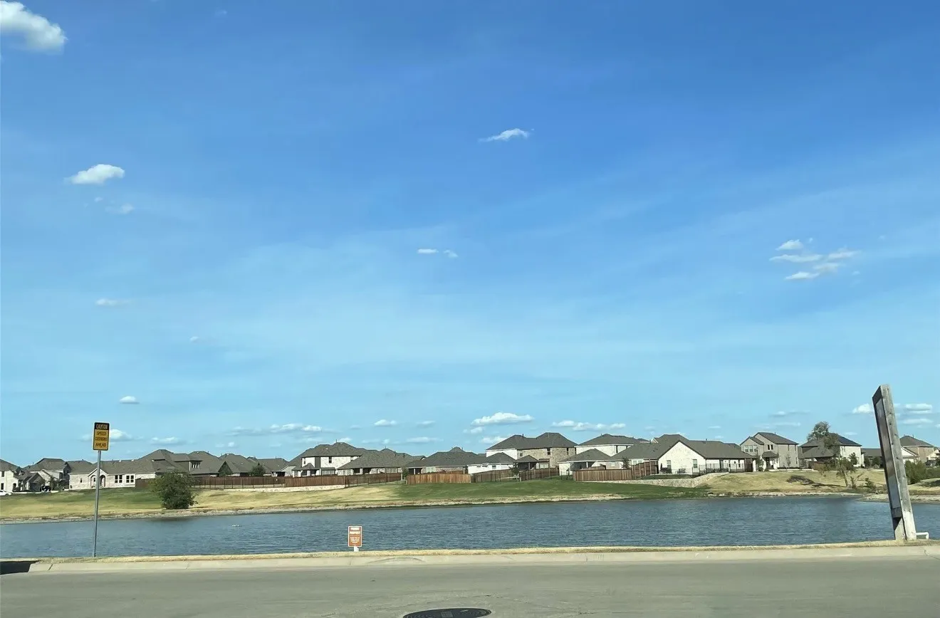 Single Family Residence For Sale in Kaufman County , 5244 Canfield, Forney, Texas 75126, 4 Bedroom, 2 Bathroom, 2 Garage spaces, 1,852 Sqft, built in 2017, mls#21276939, Real Estate Agent in Forney, Homes For Sale in Kaufman county, Homes For Sale in Forney, Realtor in Forney Texas, Real Estate Brokerage Independent Realty Texas, Luminita Cordes Realtor