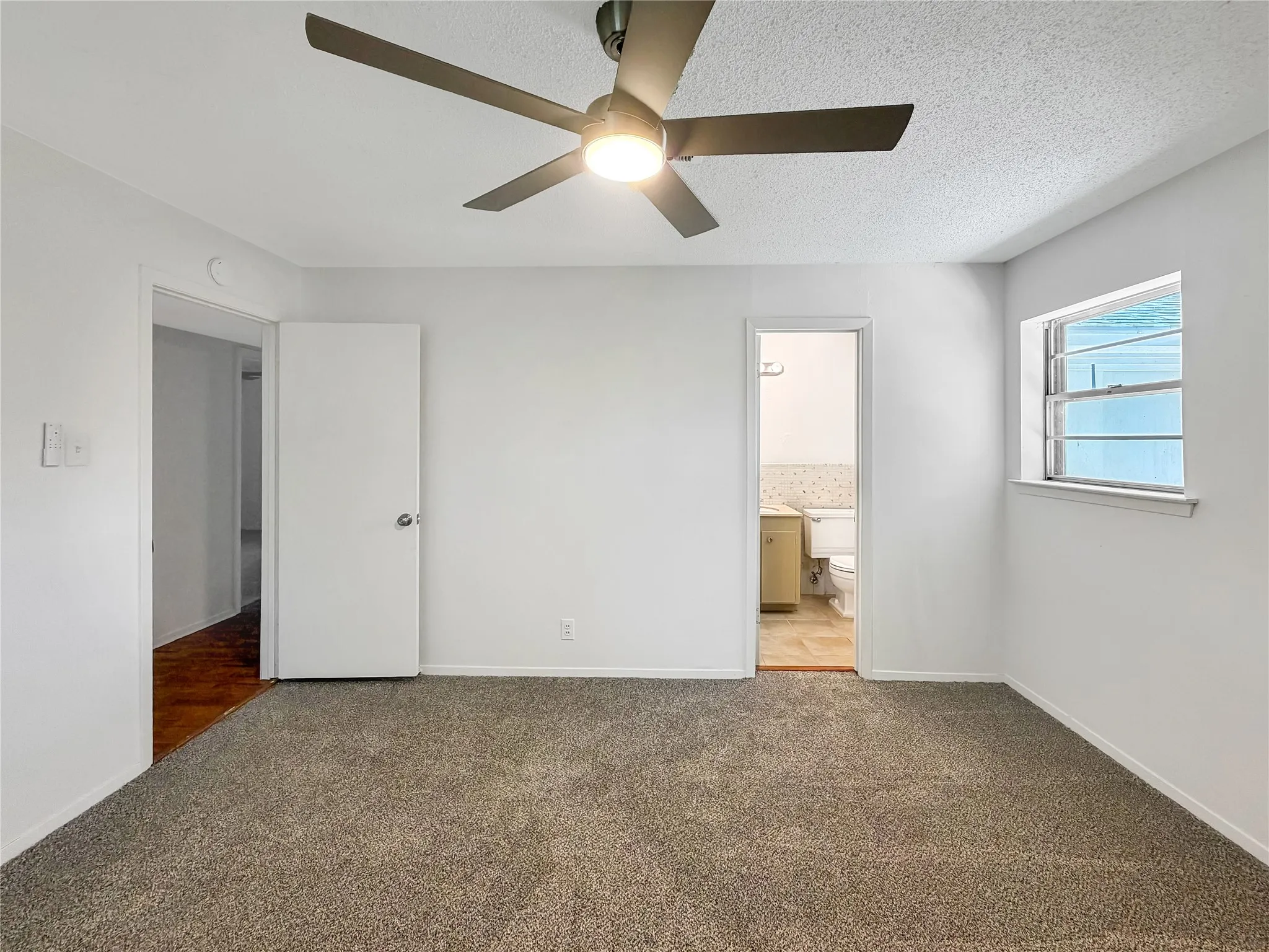 Single Family Residence For Sale in Tarrant County , 305 Deer Creek Road, Everman, Texas 76140, 3 Bedroom, 2 Bathroom, 2 Garage spaces, 1,404 Sqft, built in 1965, mls#21275700, Real Estate Agent in Everman, Homes For Sale in Tarrant county, Homes For Sale in Everman, Realtor in Everman Texas, Real Estate Brokerage Independent Realty Texas, Luminita Cordes Realtor