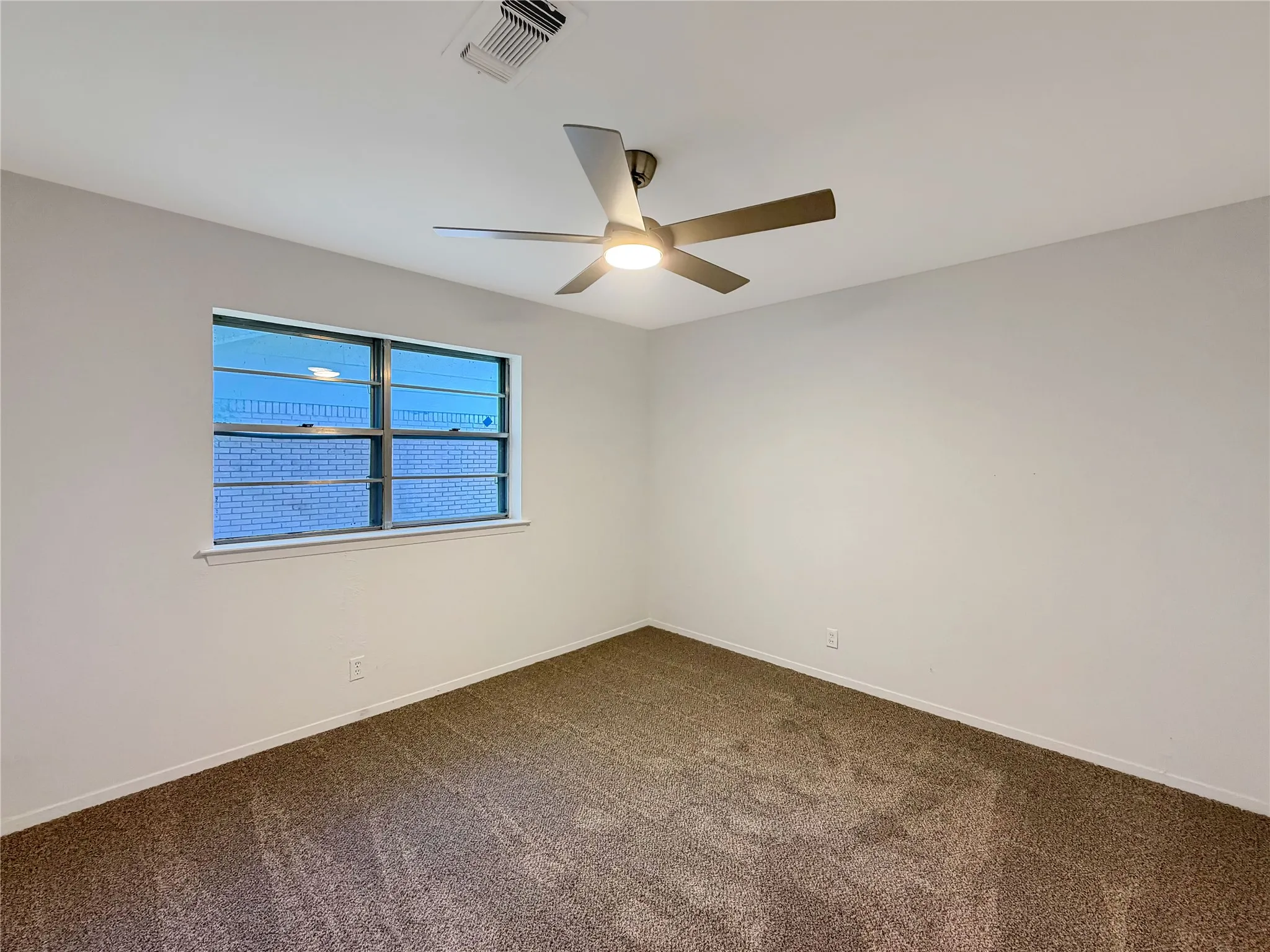 Single Family Residence For Sale in Tarrant County , 305 Deer Creek Road, Everman, Texas 76140, 3 Bedroom, 2 Bathroom, 2 Garage spaces, 1,404 Sqft, built in 1965, mls#21275700, Real Estate Agent in Everman, Homes For Sale in Tarrant county, Homes For Sale in Everman, Realtor in Everman Texas, Real Estate Brokerage Independent Realty Texas, Luminita Cordes Realtor