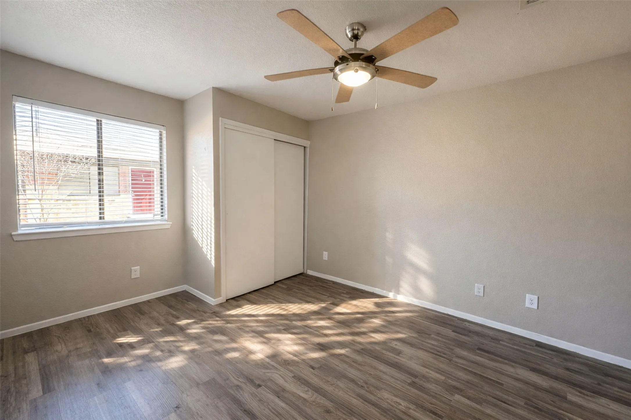 Condominium For Sale in Tarrant County , 1122 Millview Drive 2004, Arlington, Texas 76012, 3 Bedrooms, 2 Bathrooms, Garage spaces, 1,000 Sqft, built in 1984, Price $145,000, mls#21276971, Real Estate Agent in Arlington, Homes For Sale in Tarrant county, Homes For Sale in Arlington, Realtor in Arlington Texas, Real Estate Brokerage Independent Realty Texas, Luminita Cordes Realtor