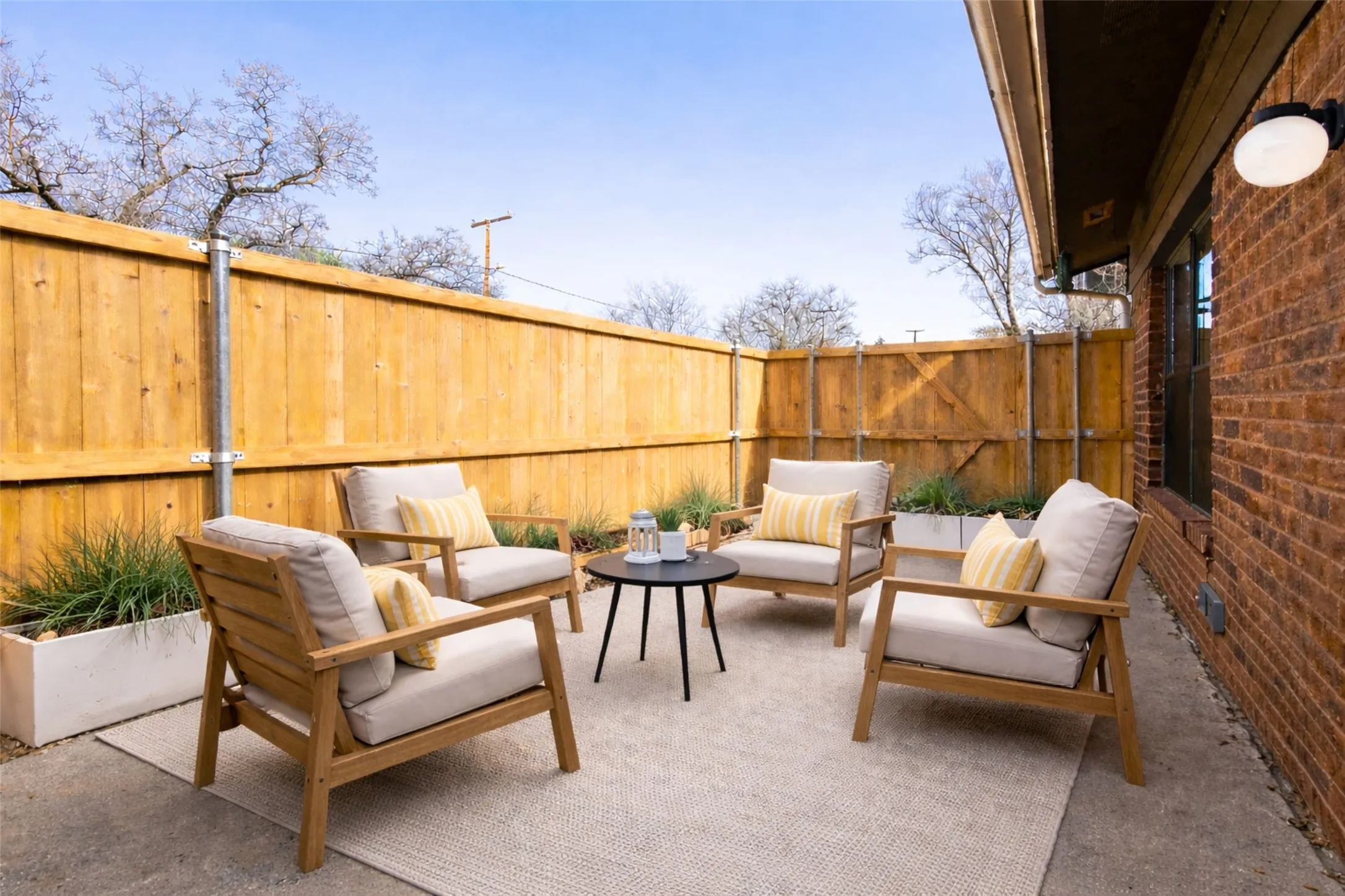 Condominium For Sale in Tarrant County , 1122 Millview Drive 2004, Arlington, Texas 76012, 3 Bedrooms, 2 Bathrooms, Garage spaces, 1,000 Sqft, built in 1984, Price $145,000, mls#21276971, Real Estate Agent in Arlington, Homes For Sale in Tarrant county, Homes For Sale in Arlington, Realtor in Arlington Texas, Real Estate Brokerage Independent Realty Texas, Luminita Cordes Realtor