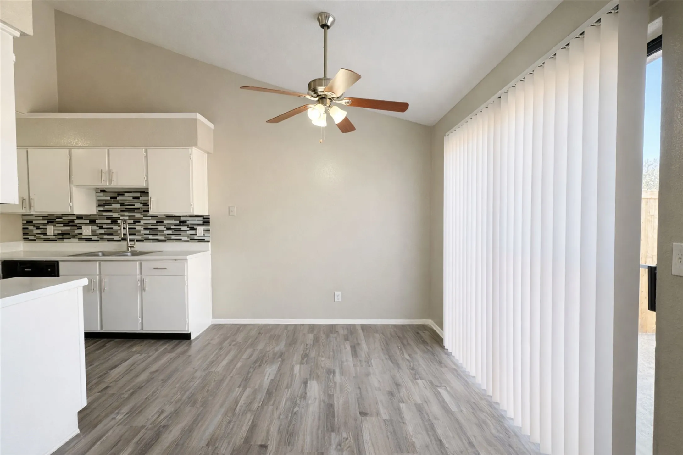 Condominium For Sale in Tarrant County , 1122 Millview Drive 2004, Arlington, Texas 76012, 3 Bedrooms, 2 Bathrooms, Garage spaces, 1,000 Sqft, built in 1984, Price $145,000, mls#21276971, Real Estate Agent in Arlington, Homes For Sale in Tarrant county, Homes For Sale in Arlington, Realtor in Arlington Texas, Real Estate Brokerage Independent Realty Texas, Luminita Cordes Realtor