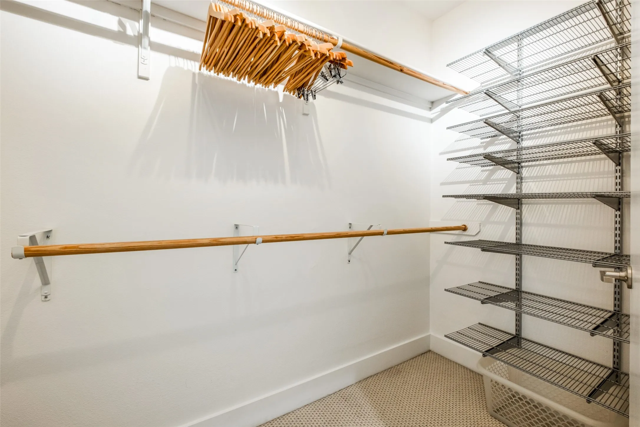 Condominium For Rent in Dallas County , 4333 Gilbert Avenue 321, Dallas, Texas 75219, 1 Bedroom, 1 Bathroom, 1 Garage spaces, 1,100 Sqft, built in 2004, mls#21275531, Real Estate Agent in Dallas, Homes For Rent in Dallas county, Homes For Rent in Dallas, Realtor in Dallas Texas, Real Estate Brokerage Independent Realty Texas, Luminita Cordes Realtor