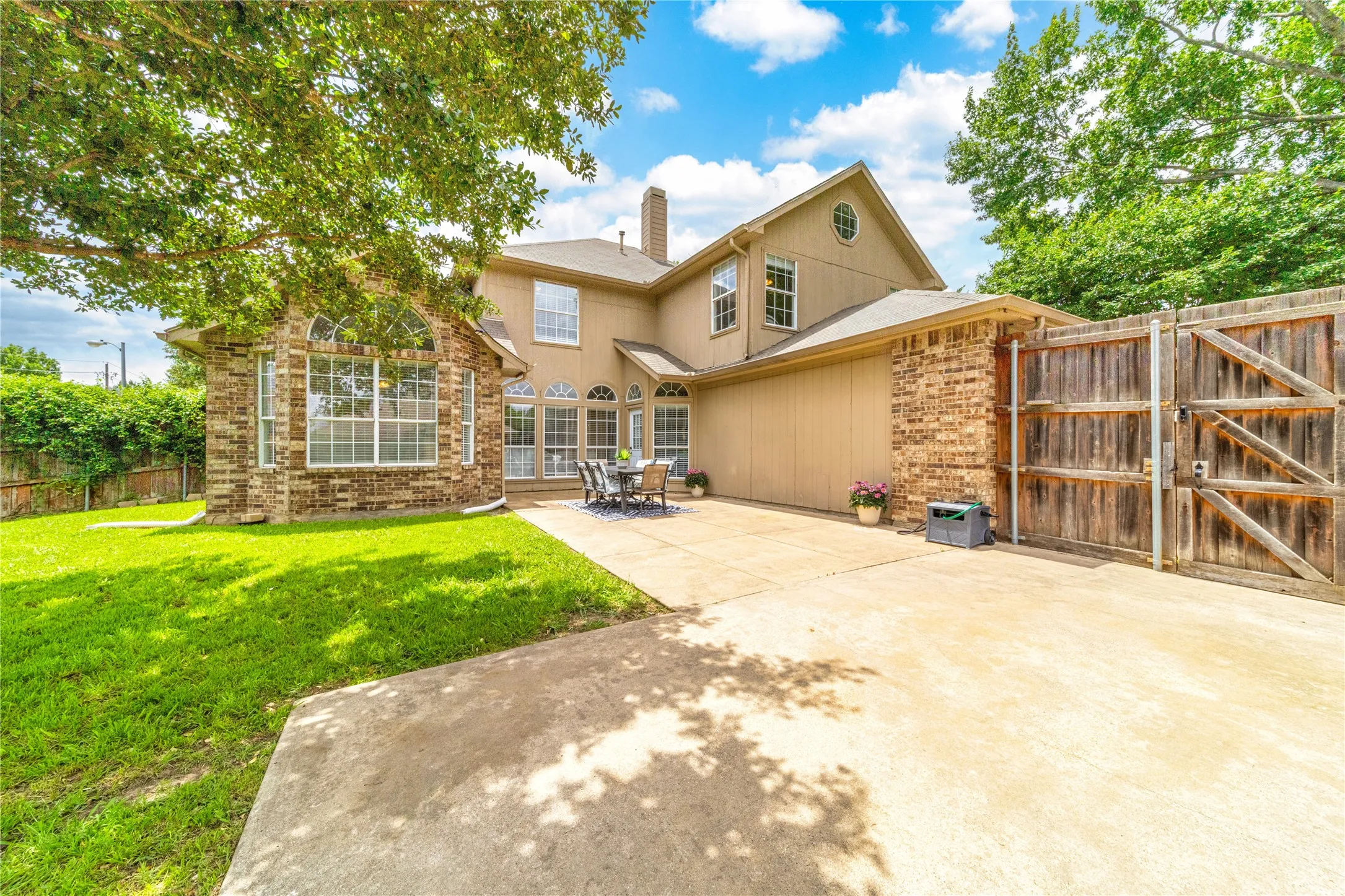 Single Family Residence For Sale in Collin County , 1023 Monroe Street, Allen, Texas 75002, 4 Bedroom, 3 Bathroom, 2 Garage spaces, 2,786 Sqft, built in 1989, mls#21267159, Real Estate Agent in Allen, Homes For Sale in Collin county, Homes For Sale in Allen, Realtor in Allen Texas, Real Estate Brokerage Independent Realty Texas, Luminita Cordes Realtor