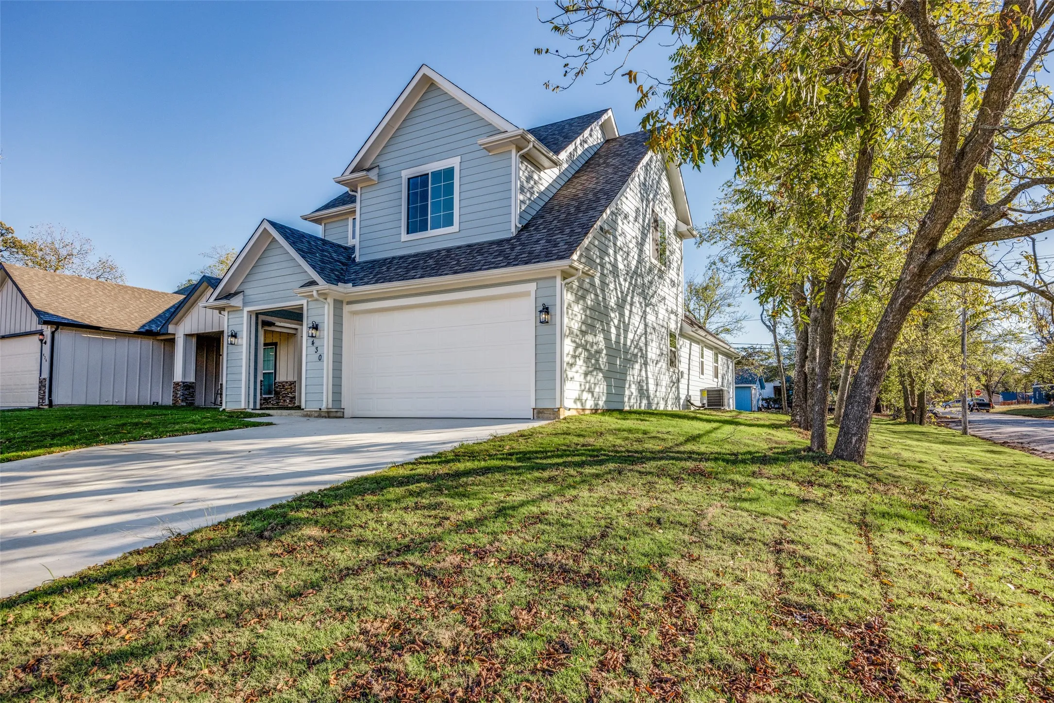 Single Family Residence For Sale in Grayson County , 430 W Munson Street, Denison, Texas 75020, 3 Bedroom, 3 Bathroom, 2 Garage spaces, 1,712 Sqft, built in 2024, mls#21276149, Real Estate Agent in Denison, Homes For Sale in Grayson county, Homes For Sale in Denison, Realtor in Denison Texas, Real Estate Brokerage Independent Realty Texas, Luminita Cordes Realtor