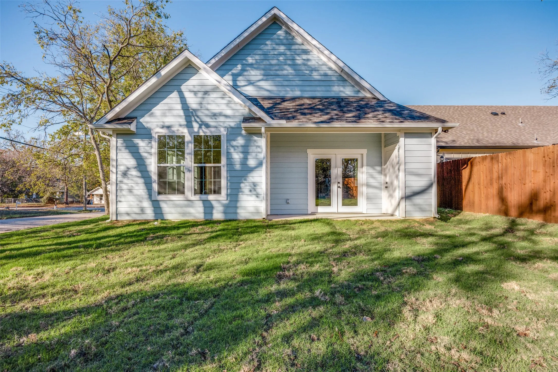 Single Family Residence For Sale in Grayson County , 430 W Munson Street, Denison, Texas 75020, 3 Bedroom, 3 Bathroom, 2 Garage spaces, 1,712 Sqft, built in 2024, mls#21276149, Real Estate Agent in Denison, Homes For Sale in Grayson county, Homes For Sale in Denison, Realtor in Denison Texas, Real Estate Brokerage Independent Realty Texas, Luminita Cordes Realtor