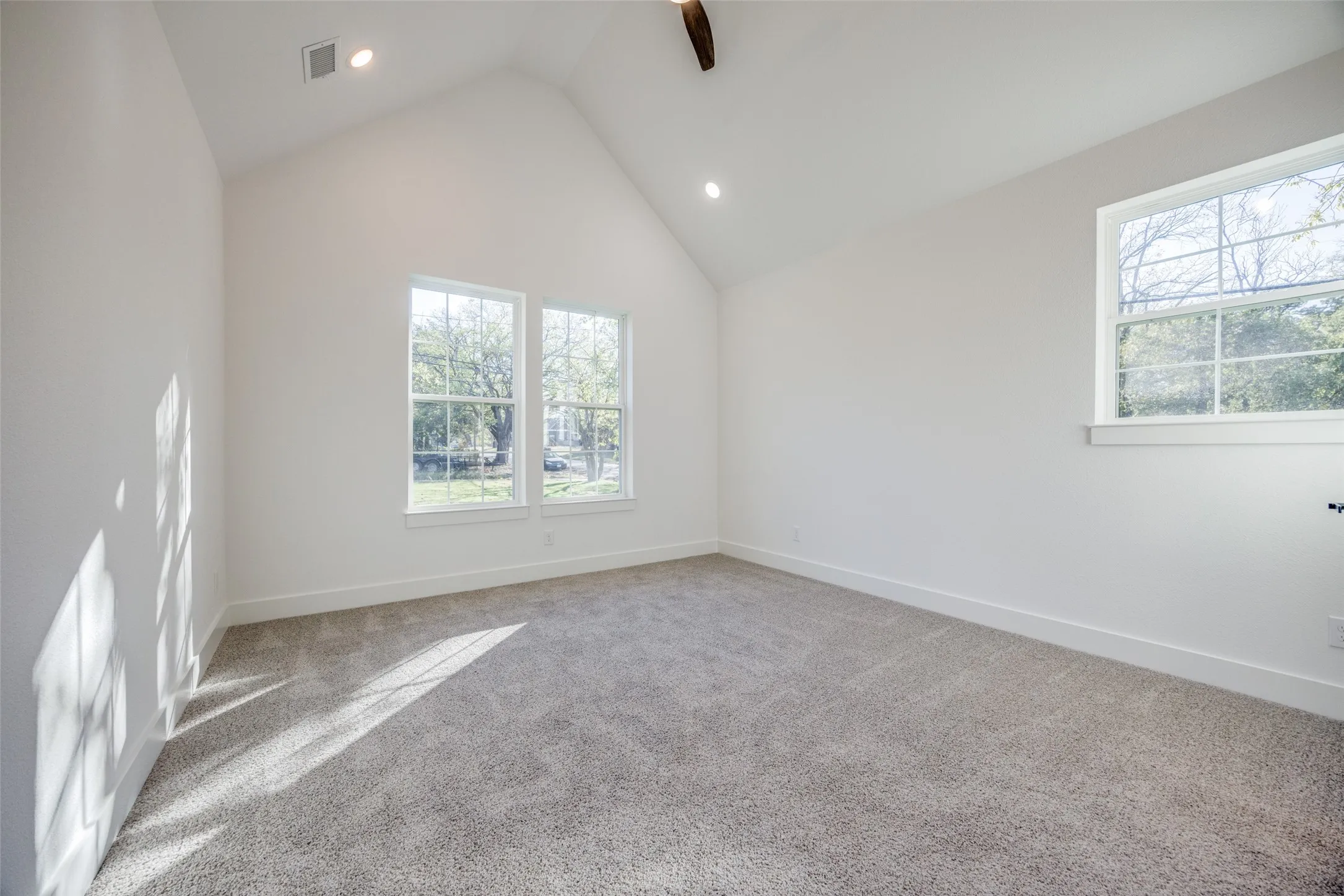 Single Family Residence For Sale in Grayson County , 430 W Munson Street, Denison, Texas 75020, 3 Bedroom, 3 Bathroom, 2 Garage spaces, 1,712 Sqft, built in 2024, mls#21276149, Real Estate Agent in Denison, Homes For Sale in Grayson county, Homes For Sale in Denison, Realtor in Denison Texas, Real Estate Brokerage Independent Realty Texas, Luminita Cordes Realtor