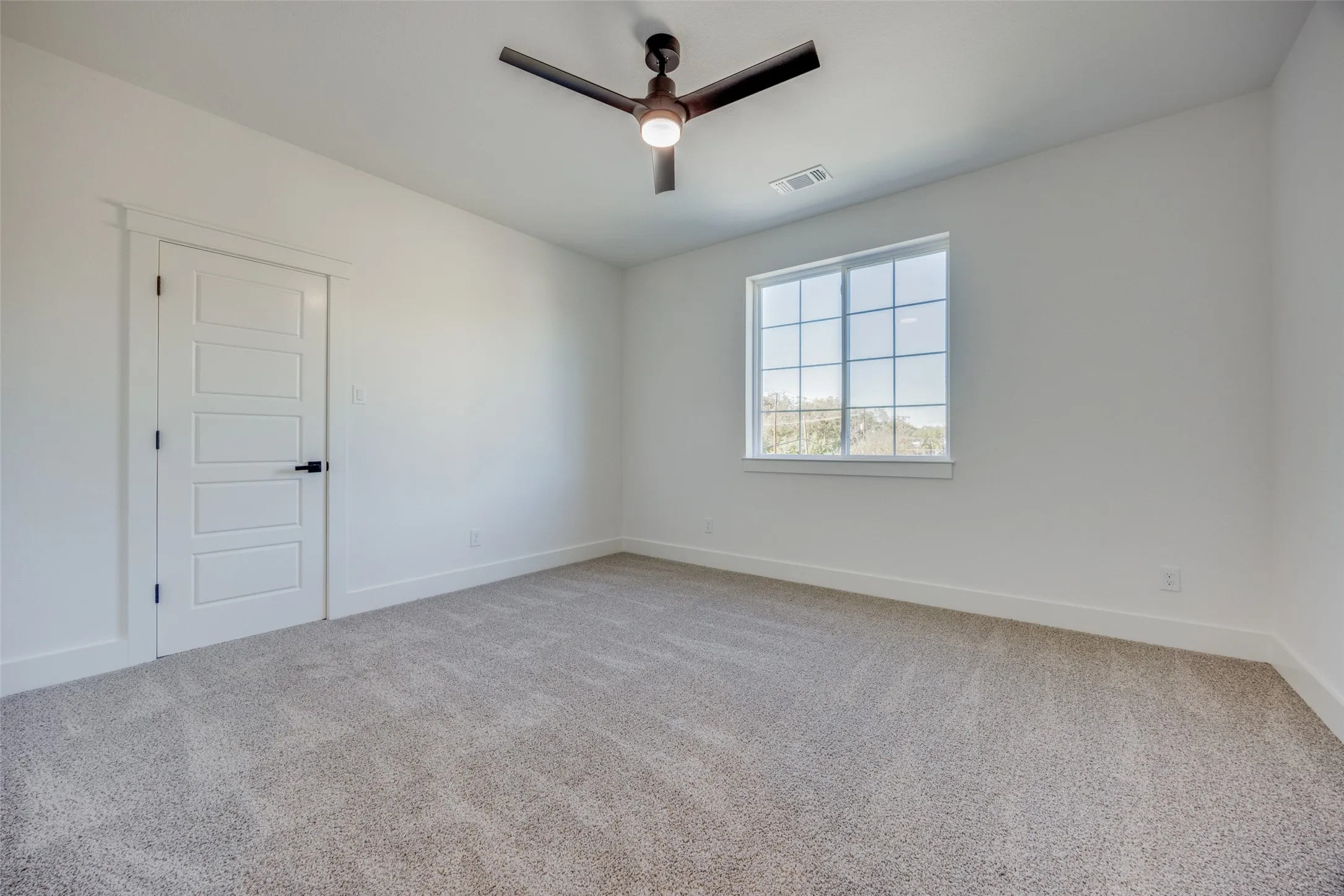 Single Family Residence For Sale in Grayson County , 430 W Munson Street, Denison, Texas 75020, 3 Bedroom, 3 Bathroom, 2 Garage spaces, 1,712 Sqft, built in 2024, mls#21276149, Real Estate Agent in Denison, Homes For Sale in Grayson county, Homes For Sale in Denison, Realtor in Denison Texas, Real Estate Brokerage Independent Realty Texas, Luminita Cordes Realtor