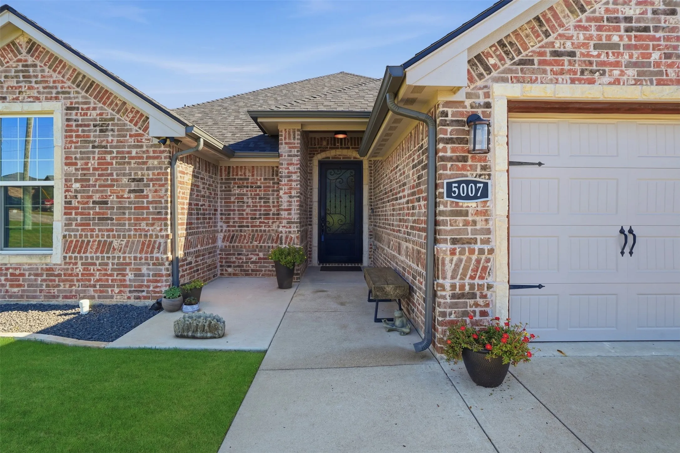 Single Family Residence For Sale in Hood County , 5007 Terlingua Drive, Granbury, Texas 76048, 3 Bedroom, 2 Bathroom, 2 Garage spaces, 1,753 Sqft, built in 2019, mls#21276936, Real Estate Agent in Granbury, Homes For Sale in Hood county, Homes For Sale in Granbury, Realtor in Granbury Texas, Real Estate Brokerage Independent Realty Texas, Luminita Cordes Realtor