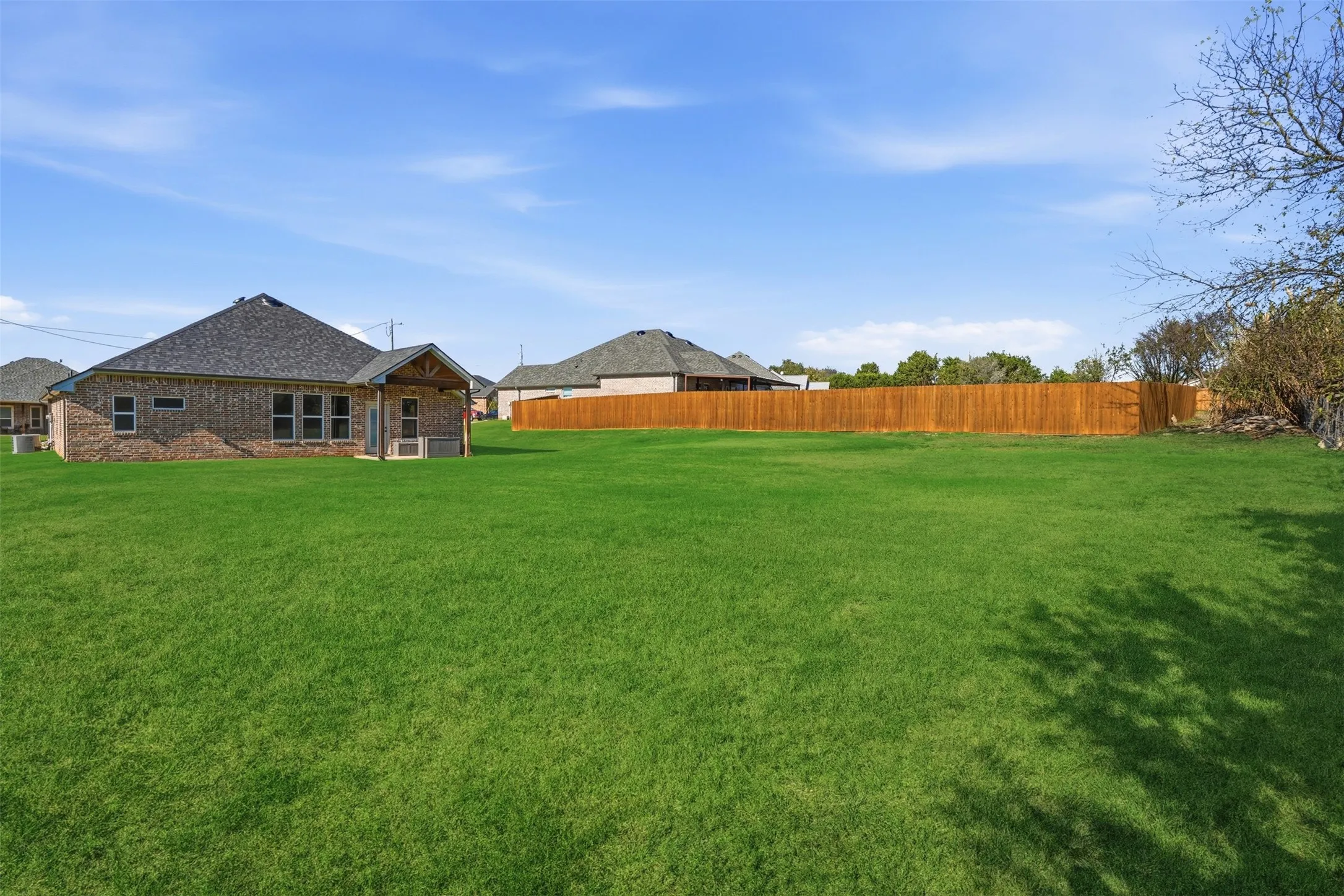 Single Family Residence For Sale in Hood County , 5007 Terlingua Drive, Granbury, Texas 76048, 3 Bedroom, 2 Bathroom, 2 Garage spaces, 1,753 Sqft, built in 2019, mls#21276936, Real Estate Agent in Granbury, Homes For Sale in Hood county, Homes For Sale in Granbury, Realtor in Granbury Texas, Real Estate Brokerage Independent Realty Texas, Luminita Cordes Realtor