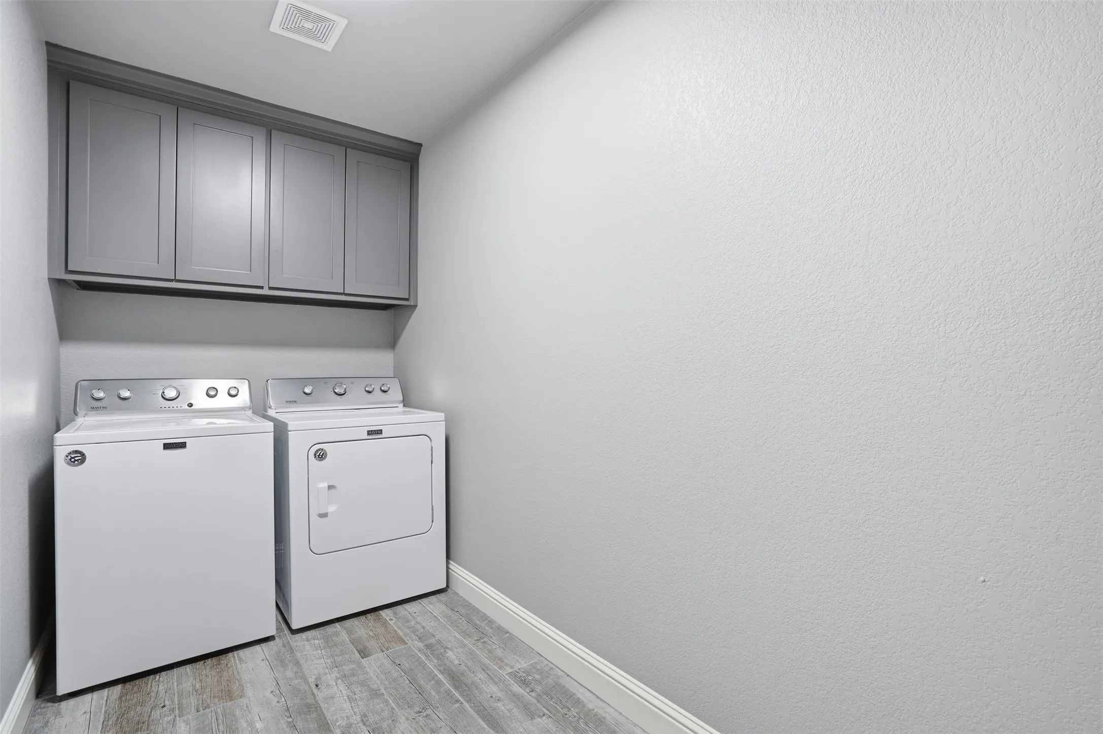 Single Family Residence For Sale in Hood County , 5007 Terlingua Drive, Granbury, Texas 76048, 3 Bedroom, 2 Bathroom, 2 Garage spaces, 1,753 Sqft, built in 2019, mls#21276936, Real Estate Agent in Granbury, Homes For Sale in Hood county, Homes For Sale in Granbury, Realtor in Granbury Texas, Real Estate Brokerage Independent Realty Texas, Luminita Cordes Realtor