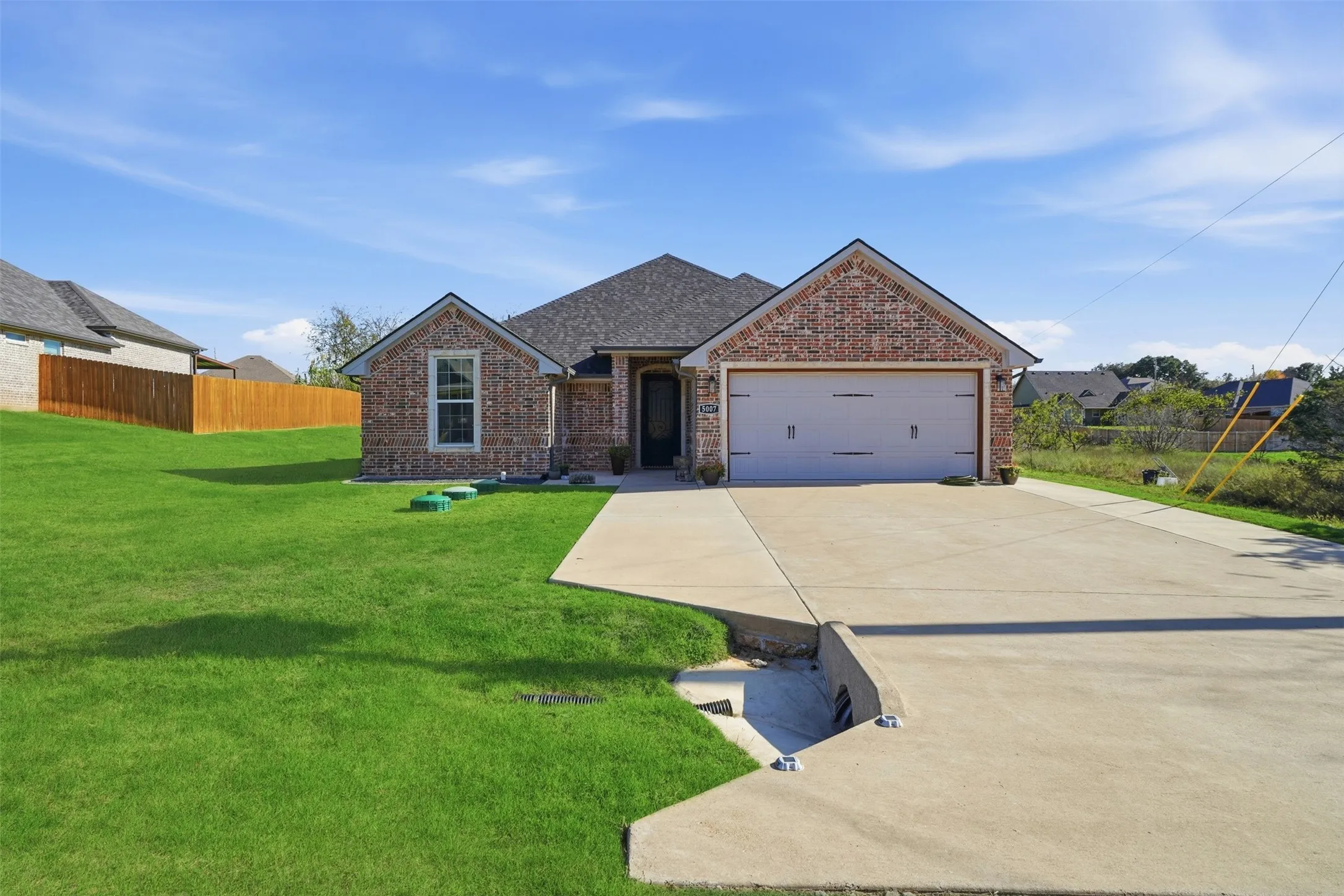 Single Family Residence For Sale in Hood County , 5007 Terlingua Drive, Granbury, Texas 76048, 3 Bedroom, 2 Bathroom, 2 Garage spaces, 1,753 Sqft, built in 2019, mls#21276936, Real Estate Agent in Granbury, Homes For Sale in Hood county, Homes For Sale in Granbury, Realtor in Granbury Texas, Real Estate Brokerage Independent Realty Texas, Luminita Cordes Realtor