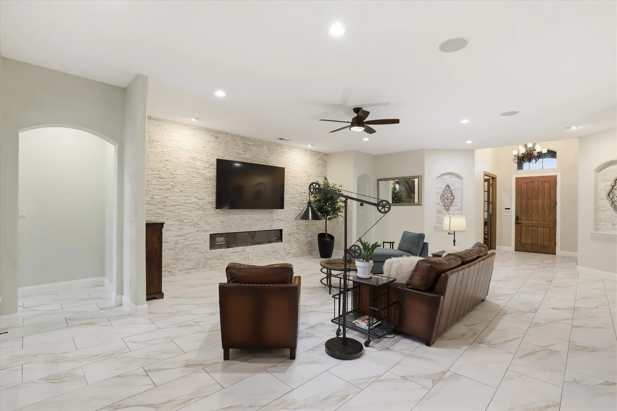 Single Family Residence For Sale in Dallas County , 5832 Creek Crossing Lane, Sachse, Texas 75048, 4 Bedroom, 3 Bathroom, 3 Garage spaces, 4,158 Sqft, built in 2005, mls#21275743, Real Estate Agent in Sachse, Homes For Sale in Dallas county, Homes For Sale in Sachse, Realtor in Sachse Texas, Real Estate Brokerage Independent Realty Texas, Luminita Cordes Realtor