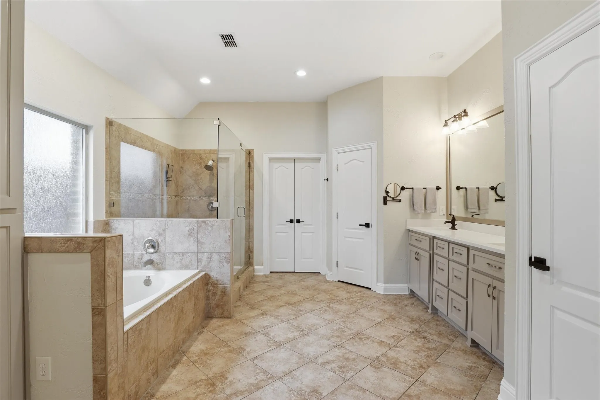 Single Family Residence For Sale in Dallas County , 5832 Creek Crossing Lane, Sachse, Texas 75048, 4 Bedroom, 3 Bathroom, 3 Garage spaces, 4,158 Sqft, built in 2005, mls#21275743, Real Estate Agent in Sachse, Homes For Sale in Dallas county, Homes For Sale in Sachse, Realtor in Sachse Texas, Real Estate Brokerage Independent Realty Texas, Luminita Cordes Realtor
