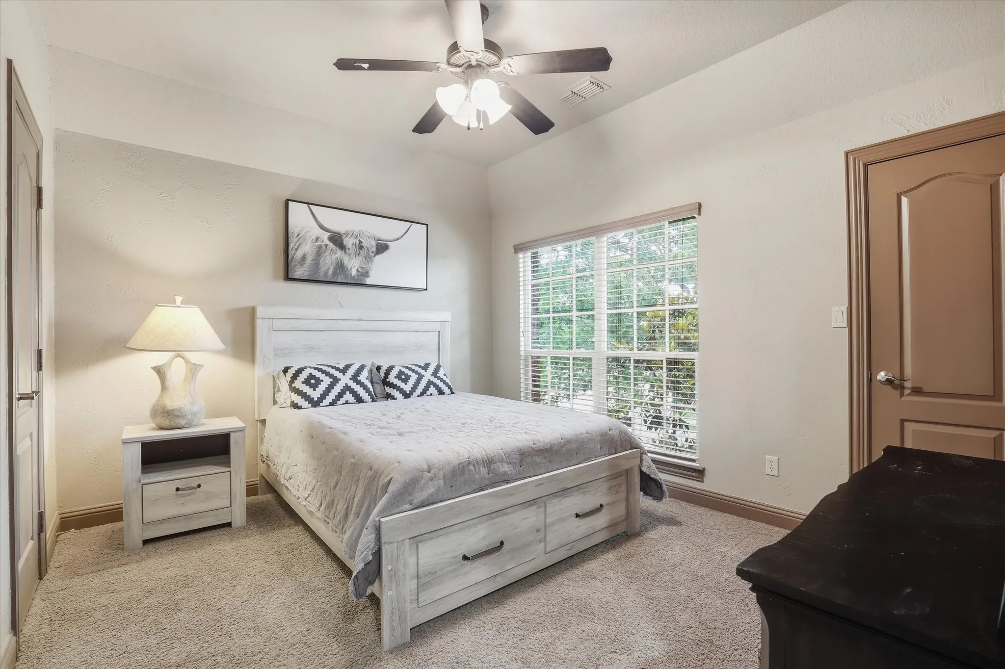 Single Family Residence For Sale in Dallas County , 5832 Creek Crossing Lane, Sachse, Texas 75048, 4 Bedroom, 3 Bathroom, 3 Garage spaces, 4,158 Sqft, built in 2005, mls#21275743, Real Estate Agent in Sachse, Homes For Sale in Dallas county, Homes For Sale in Sachse, Realtor in Sachse Texas, Real Estate Brokerage Independent Realty Texas, Luminita Cordes Realtor